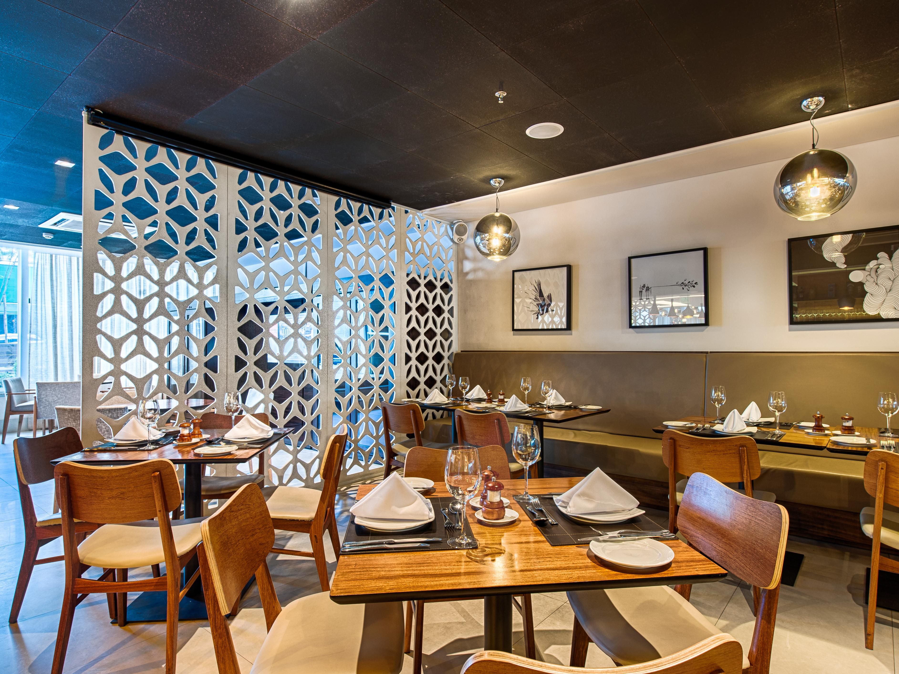 opções de refeições no holidayinn