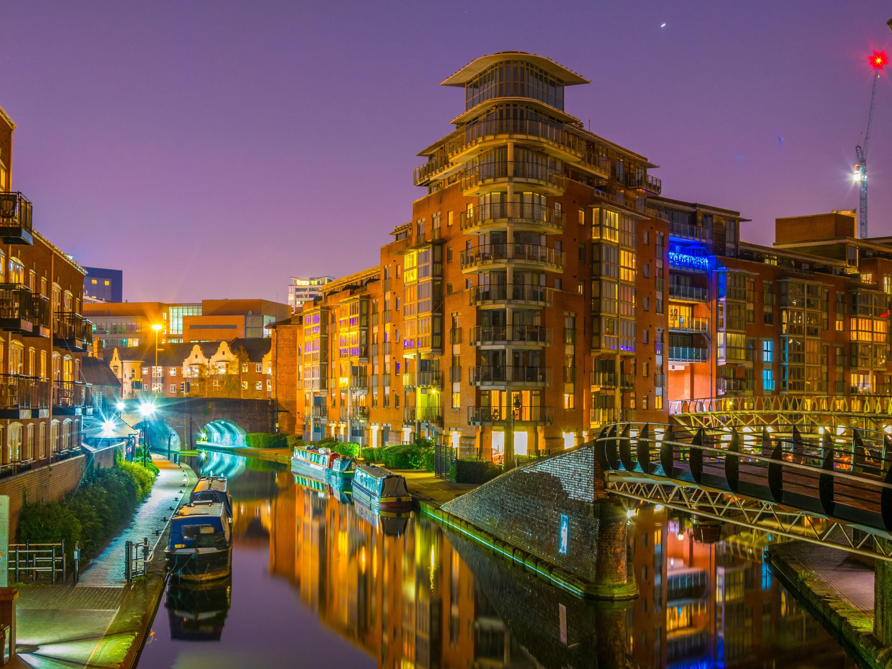 Holiday Inn Birmingham M6, Jct. 7 is the perfect base for your getaway, offering comfortable accommodations and exceptional service. Just a short drive from the city centre and local attractions like the fascinating Black Country Living Museum and the National Sea Life Centre, you’ll have plenty to explore.