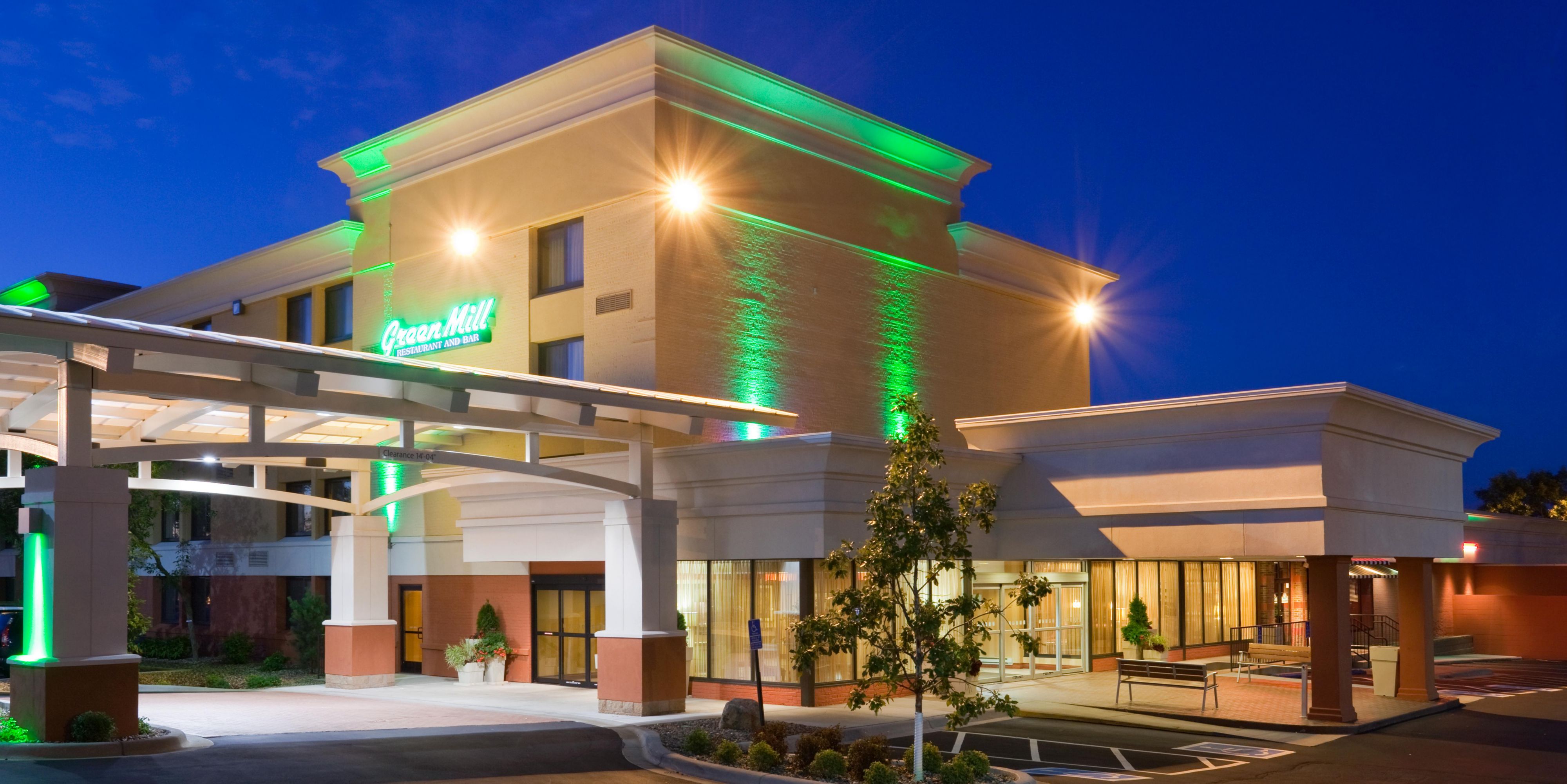 Holiday Inn Blmgtn Arpt South- Mall Area