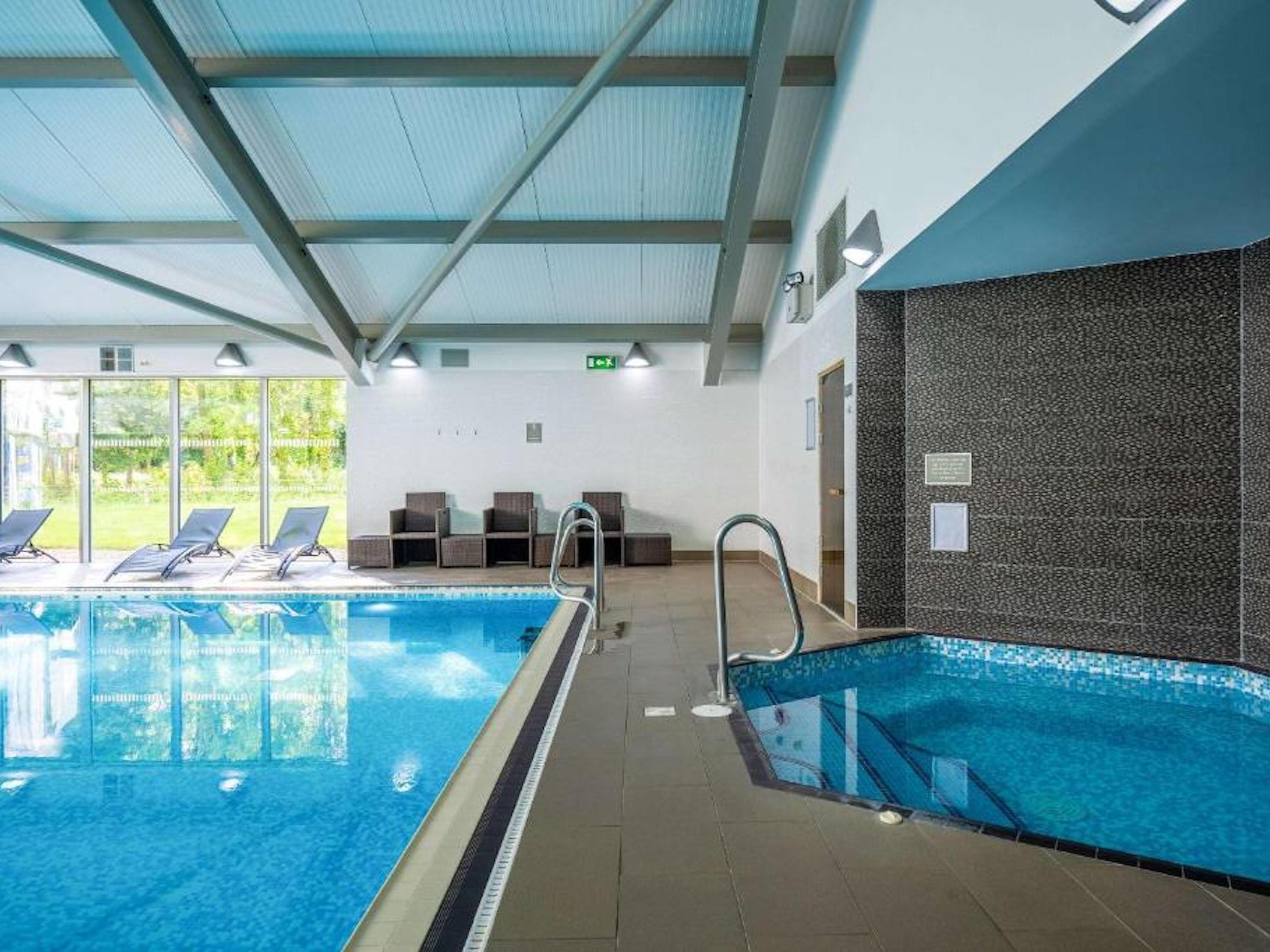 Our leisure facilities provide the perfect way to enhance your overall well-being, providing a pleasant environment where you can rejuvenate yourself in whatever way you choose. Whether it be a full body workout in our state of the gym or some relaxation time to revitalise and reinvigorate yourself around our tranquil poolside.