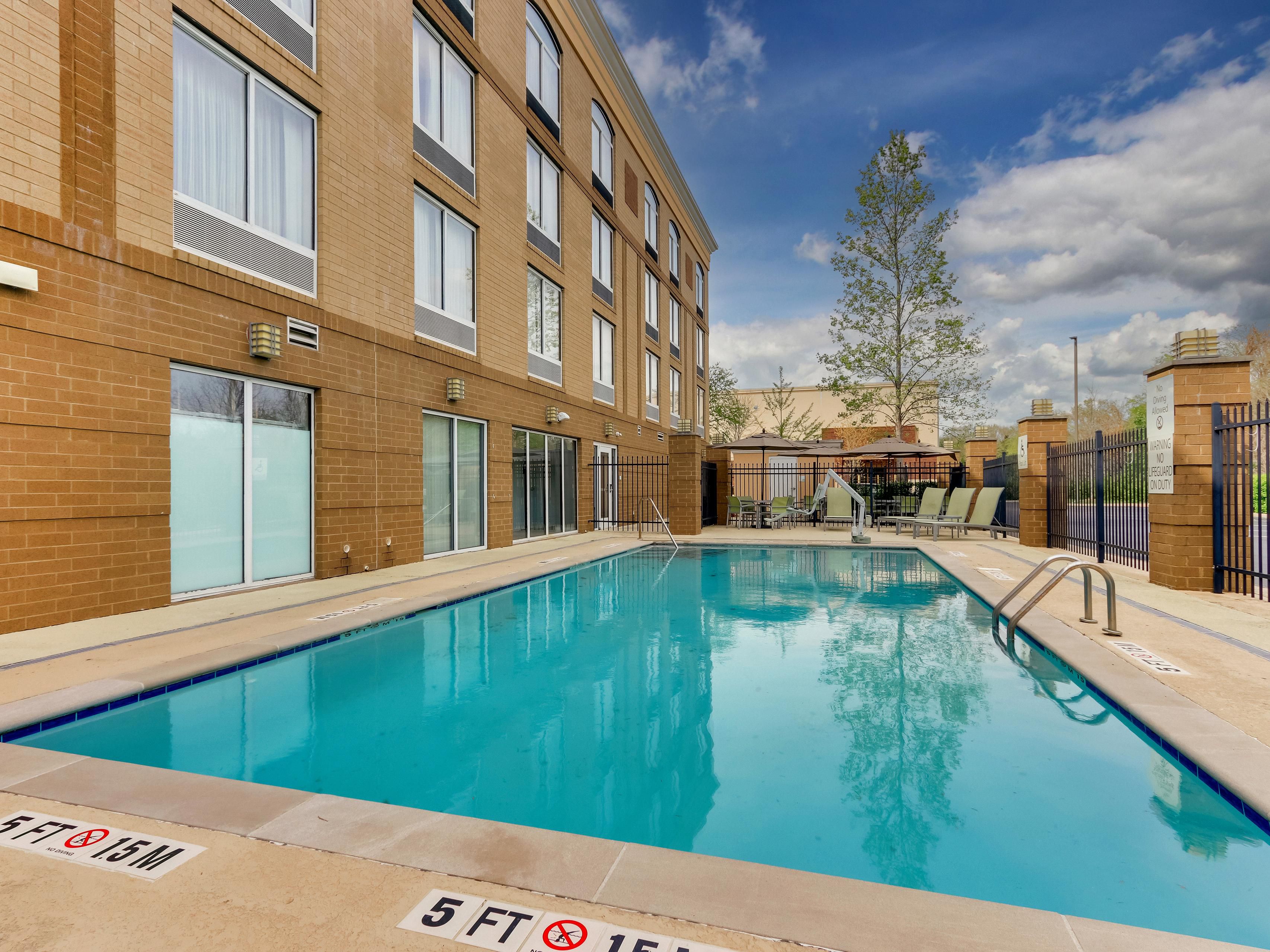 Head to our Outdoor Pool and enjoy a leisurely swim and a comfortable gathering area at our Outdoor Seating.