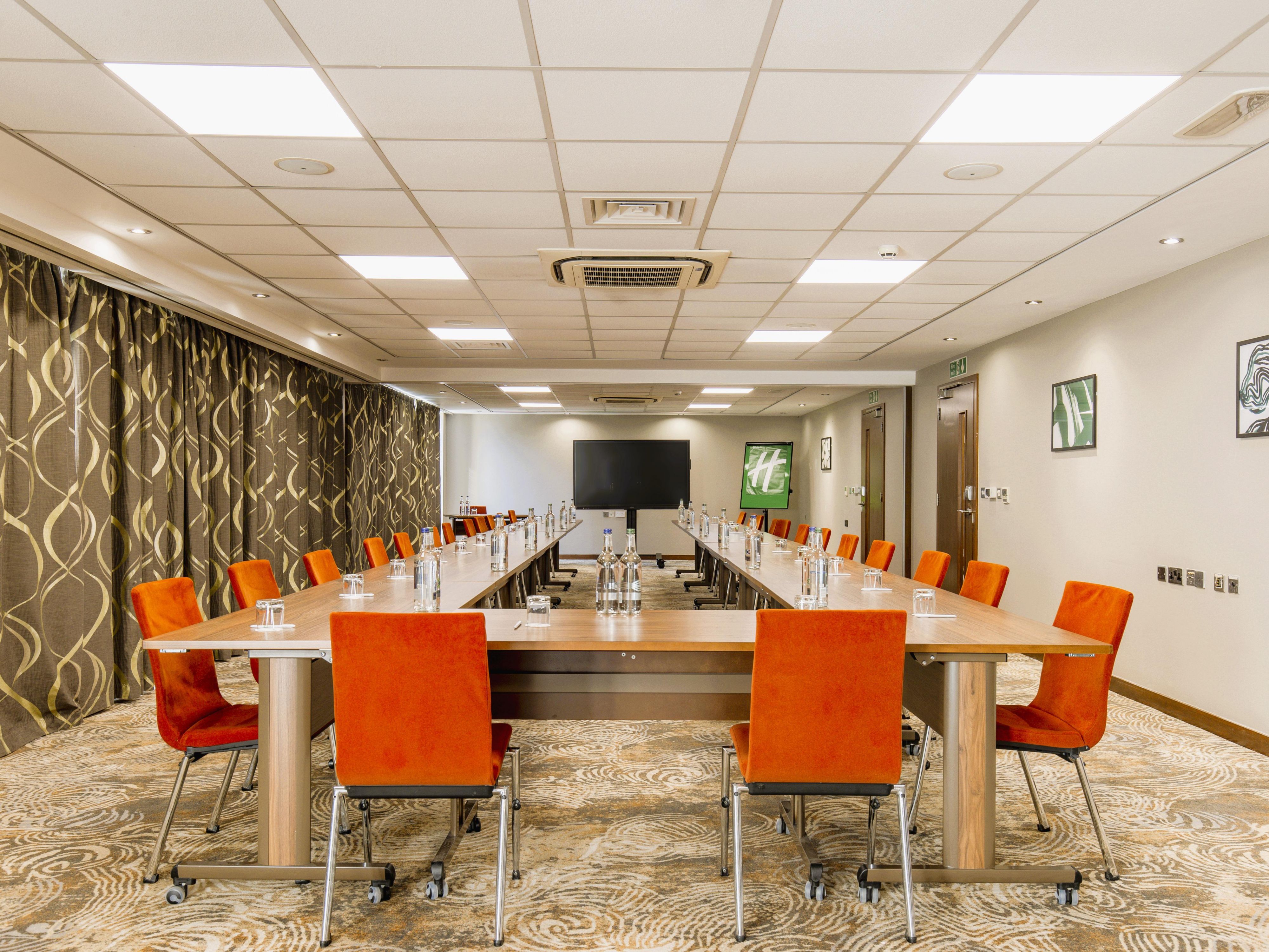 Holiday Inn Bristol City Centre offers 7 flexible naturally lit meeting and event rooms. All are fully accessible and come fully equipped with built-in AV.