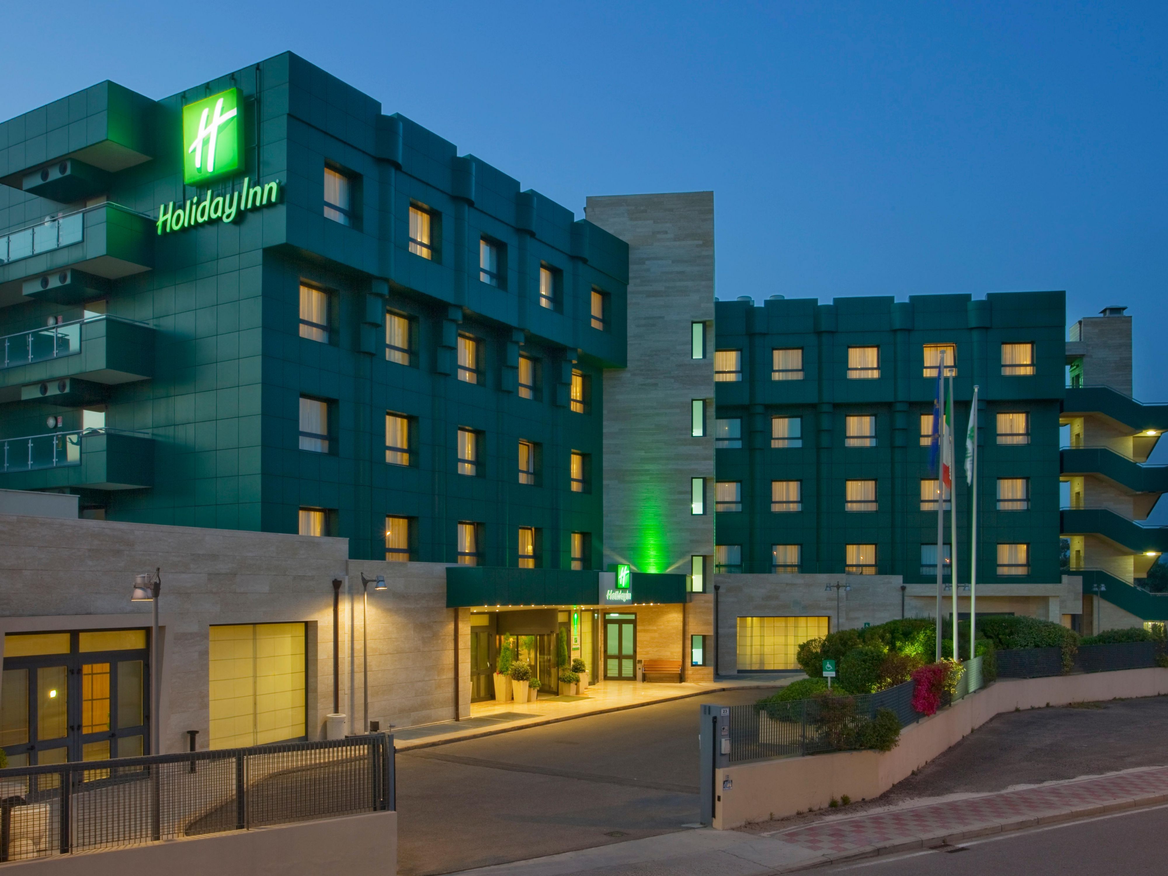 Отель в Cagliari, | Отель Holiday Inn Cagliari