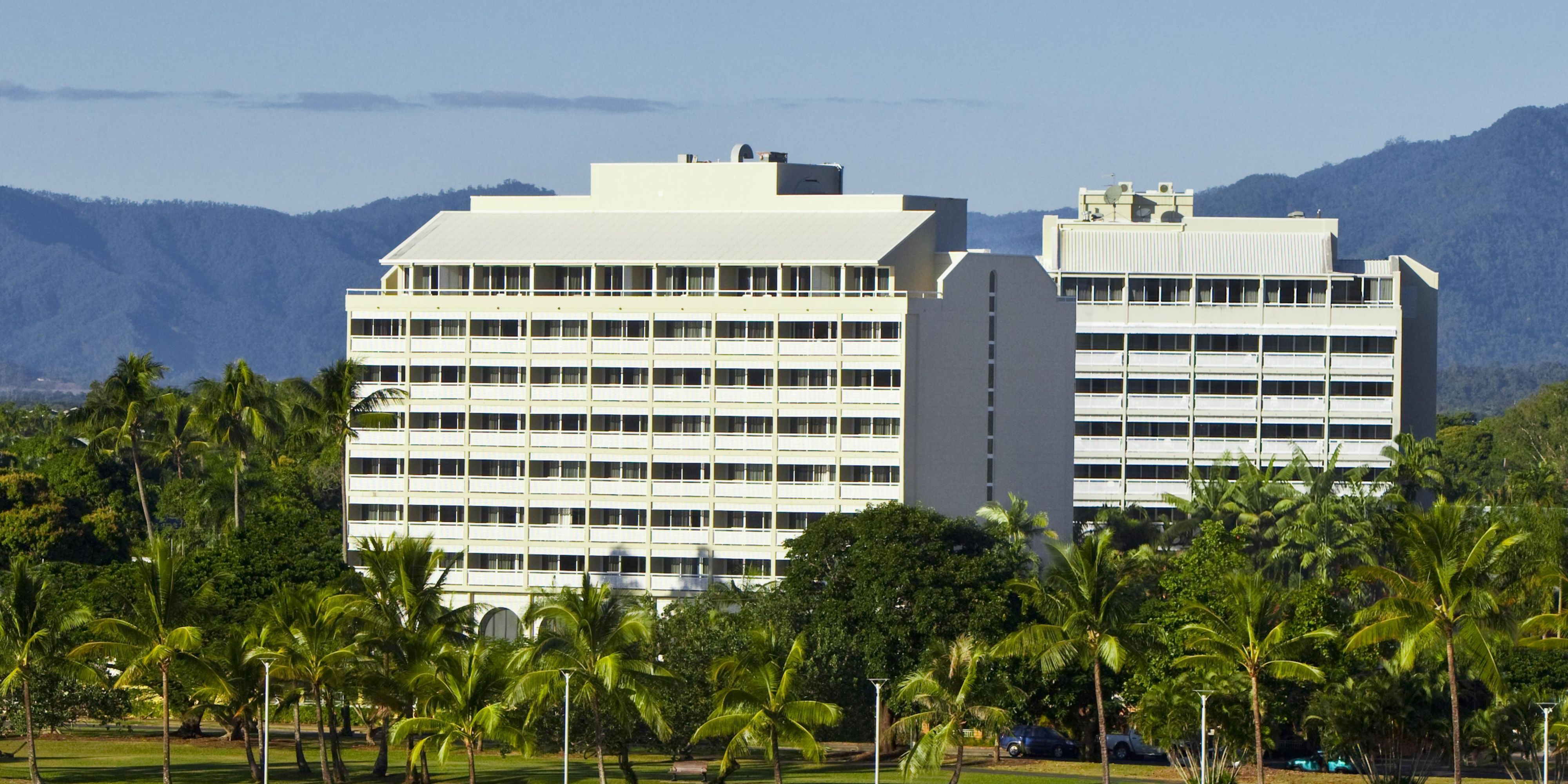 Holiday Inn Cairns Harbourside