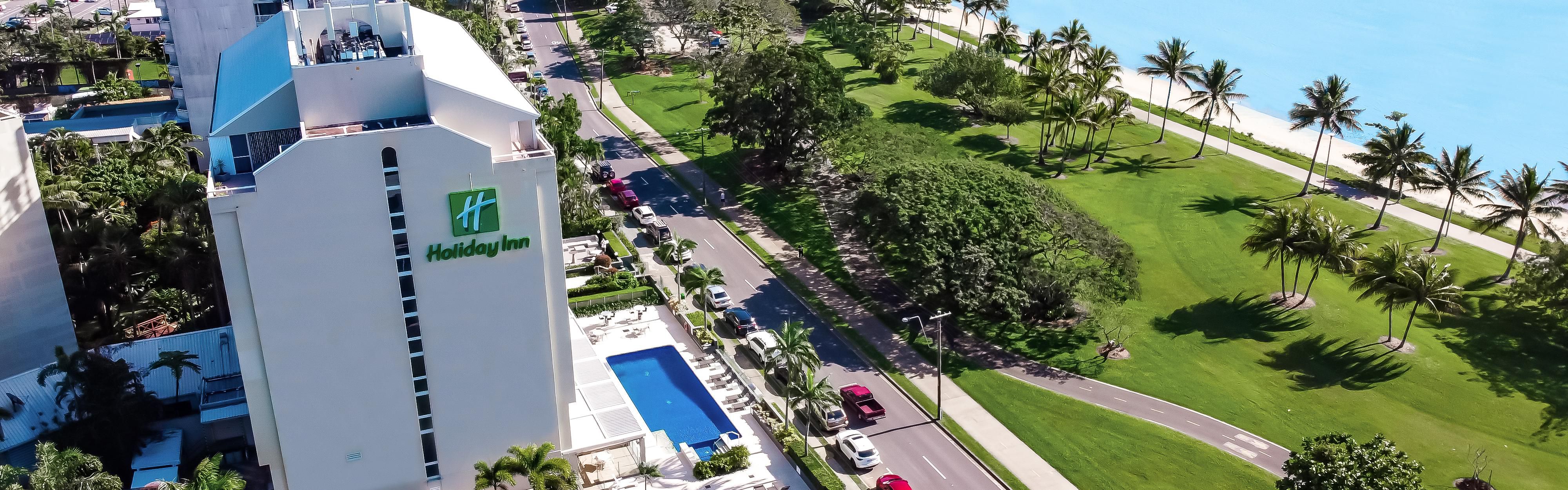 Holiday Inn Cairns Harbourside Ihgのホテル