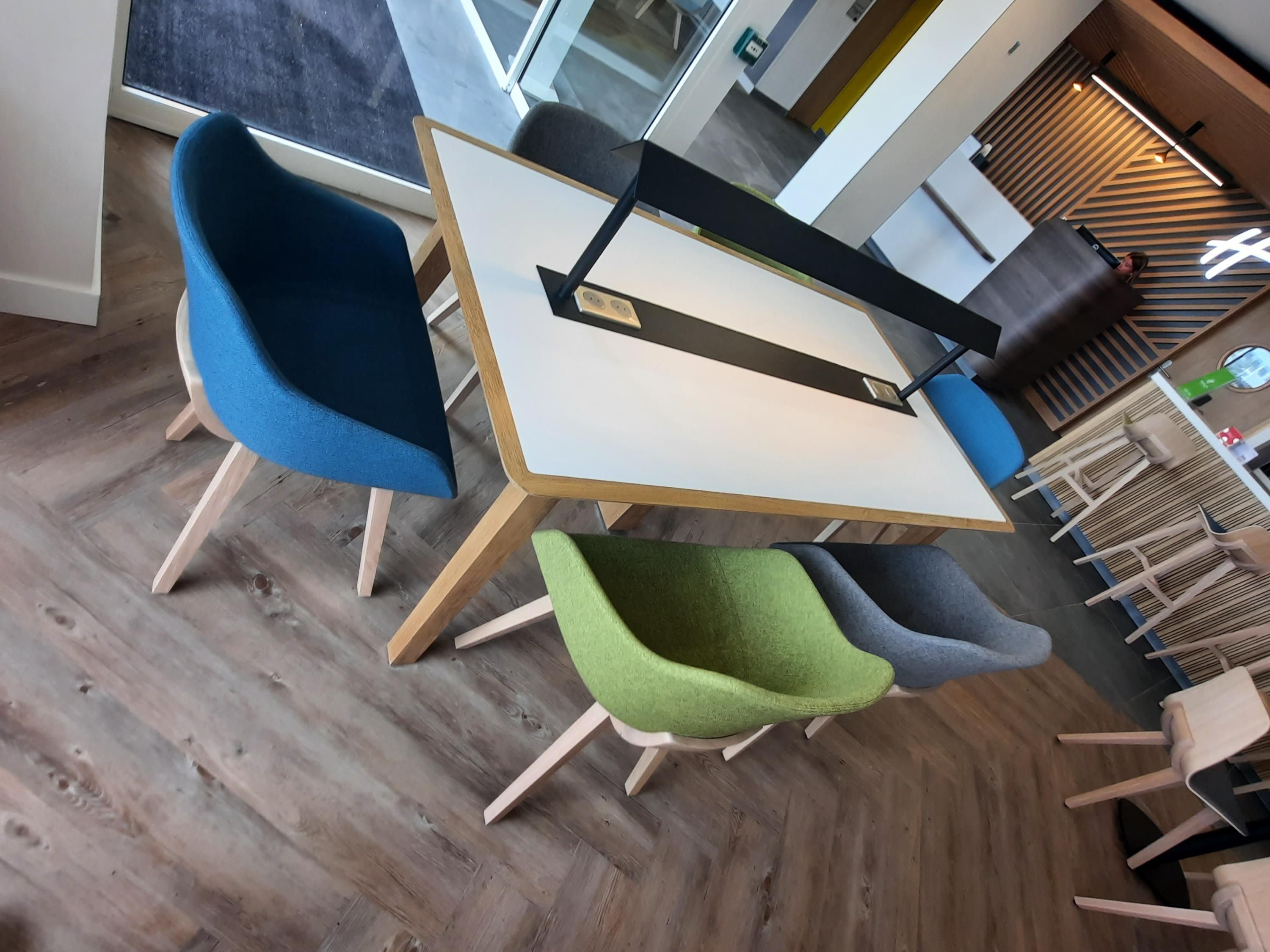 Connected table