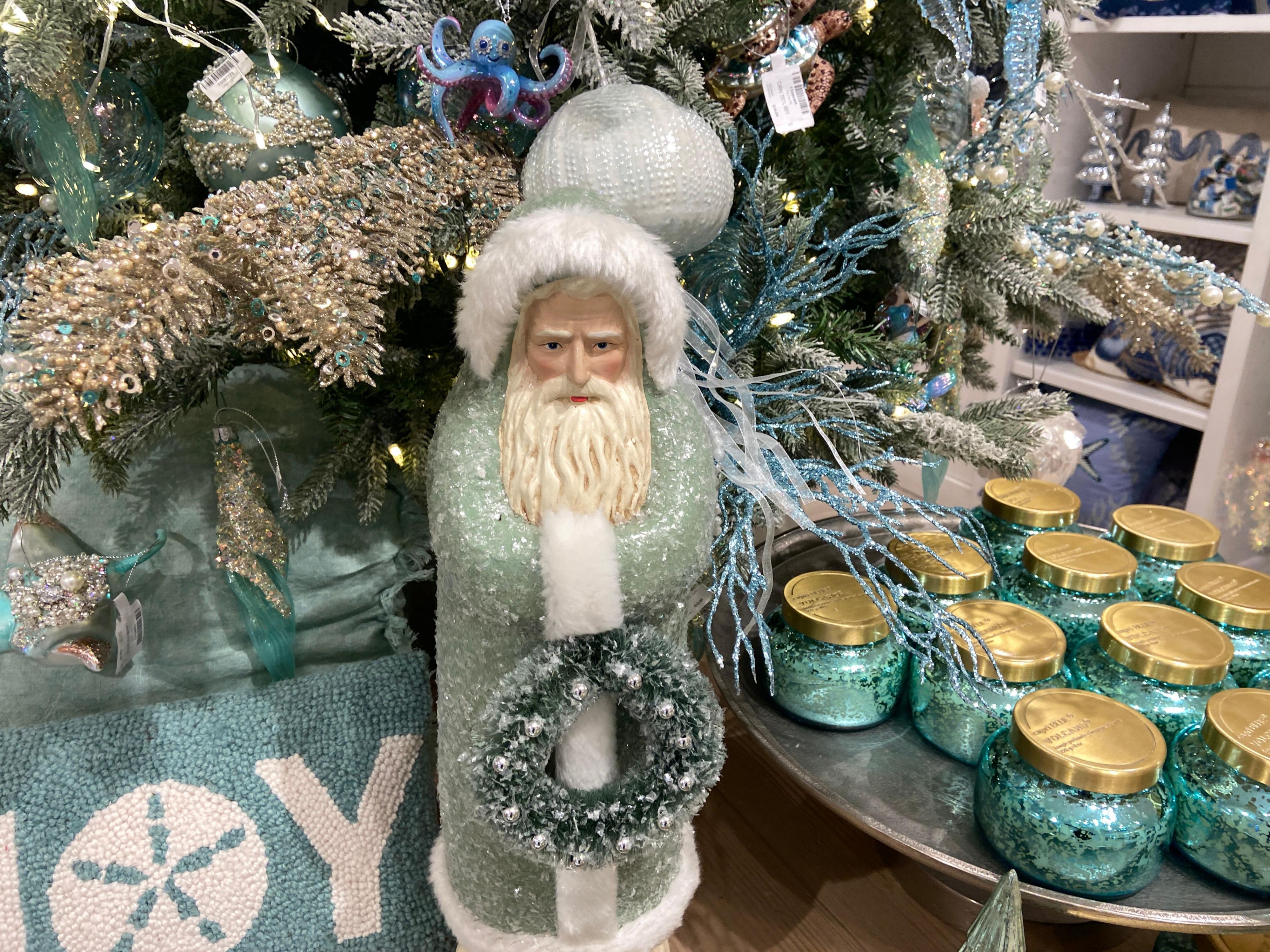 Join The Forum Carlsbad’s 23rd Annual Tree Lighting Celebration on Friday, December 5, 2025, from 6:00 PM to 8:00 PM. Enjoy Santa’s arrival, live music, the tree lighting, and a light show with snowfall. Families can take photos with Santa, meet holiday characters, play games, and enjoy complimentary treats from local restaurants.