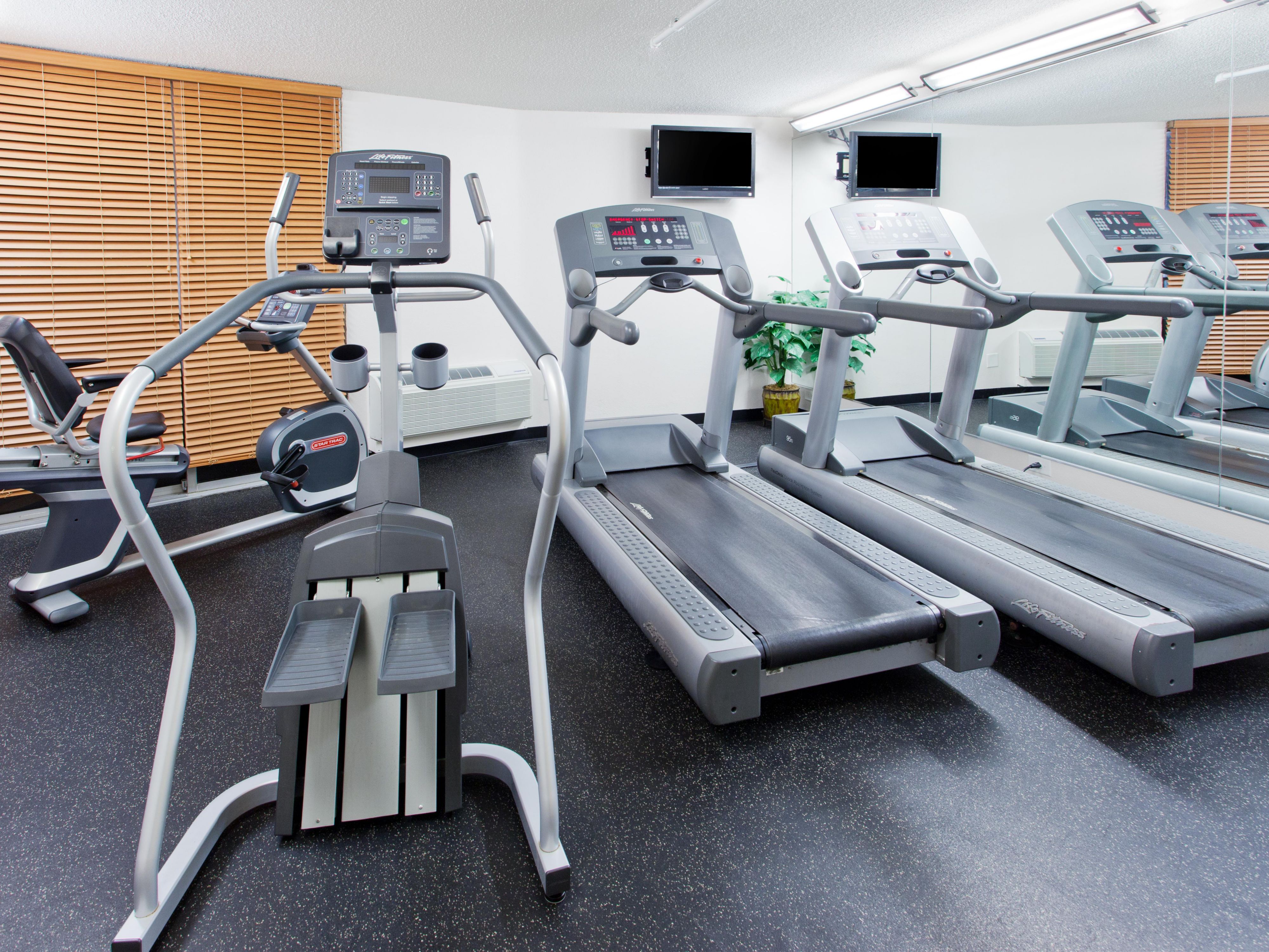 Work out on your schedule anytime, day or night, in our 24-hour fitness center. From cardio to strength, our fitness center is designed to empower your fitness journey and embrace wellness at your own pace. 