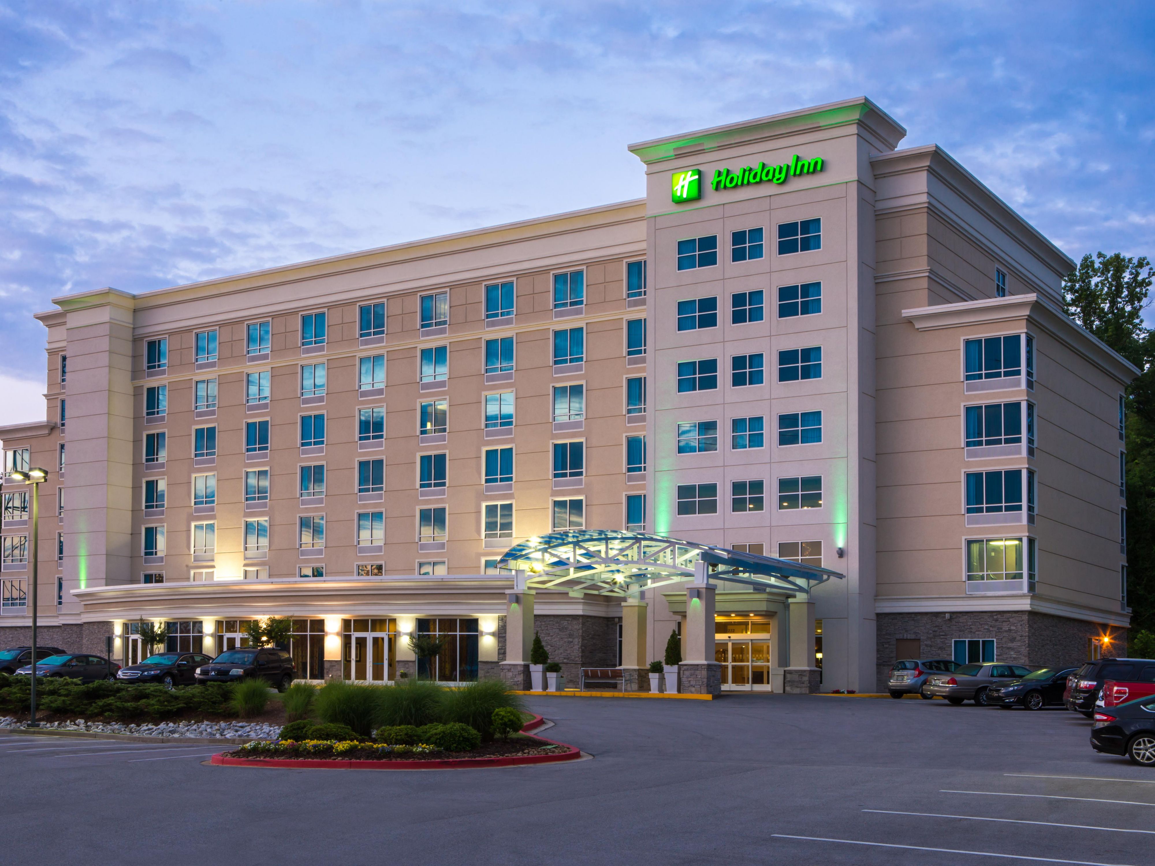 Hotel near CHA Airport With Indoor Pool Holiday Inn Chattanooga