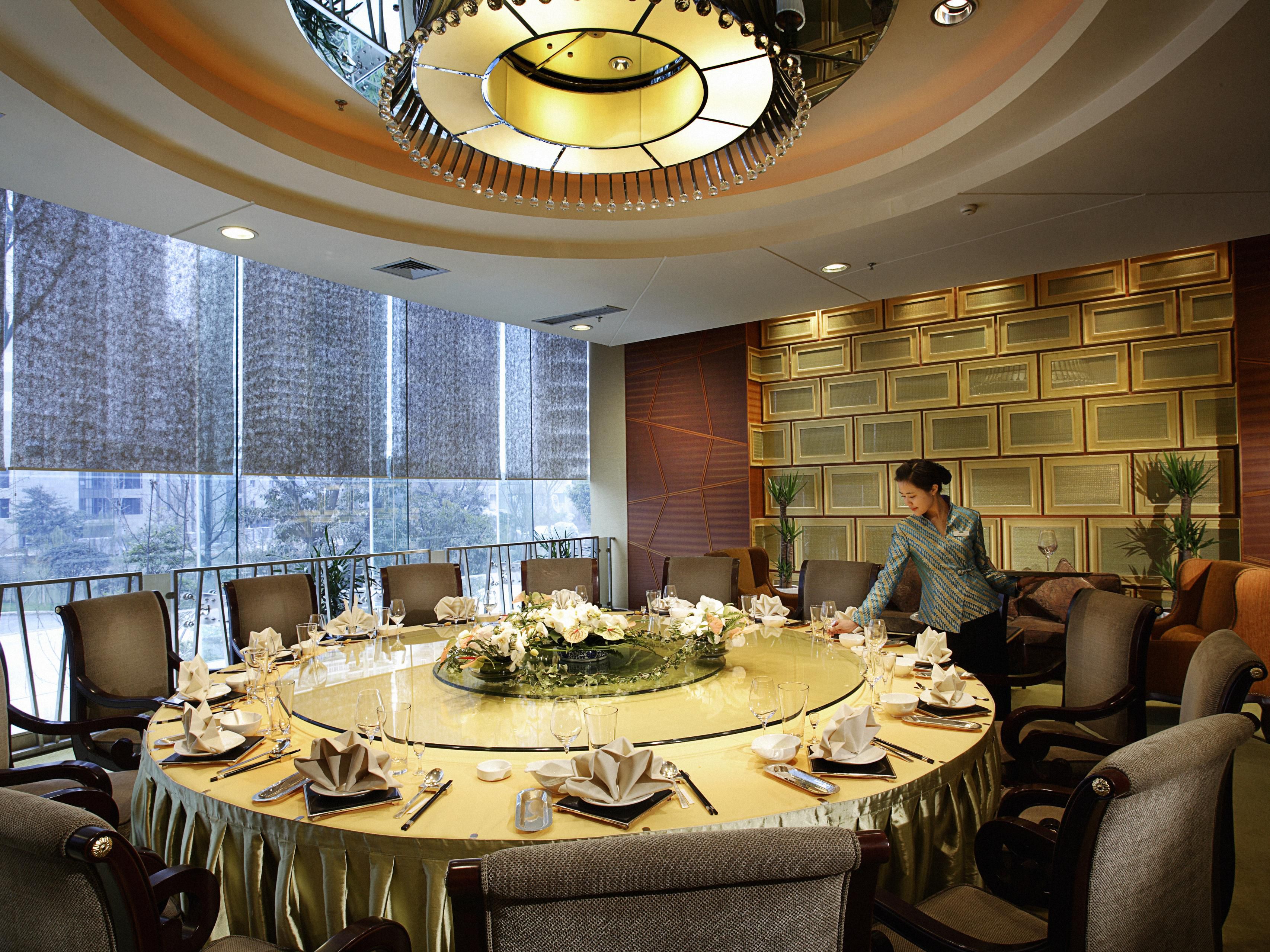 Places to Stay in Chengdu | Holiday Inn Chengdu Century City - West Tower