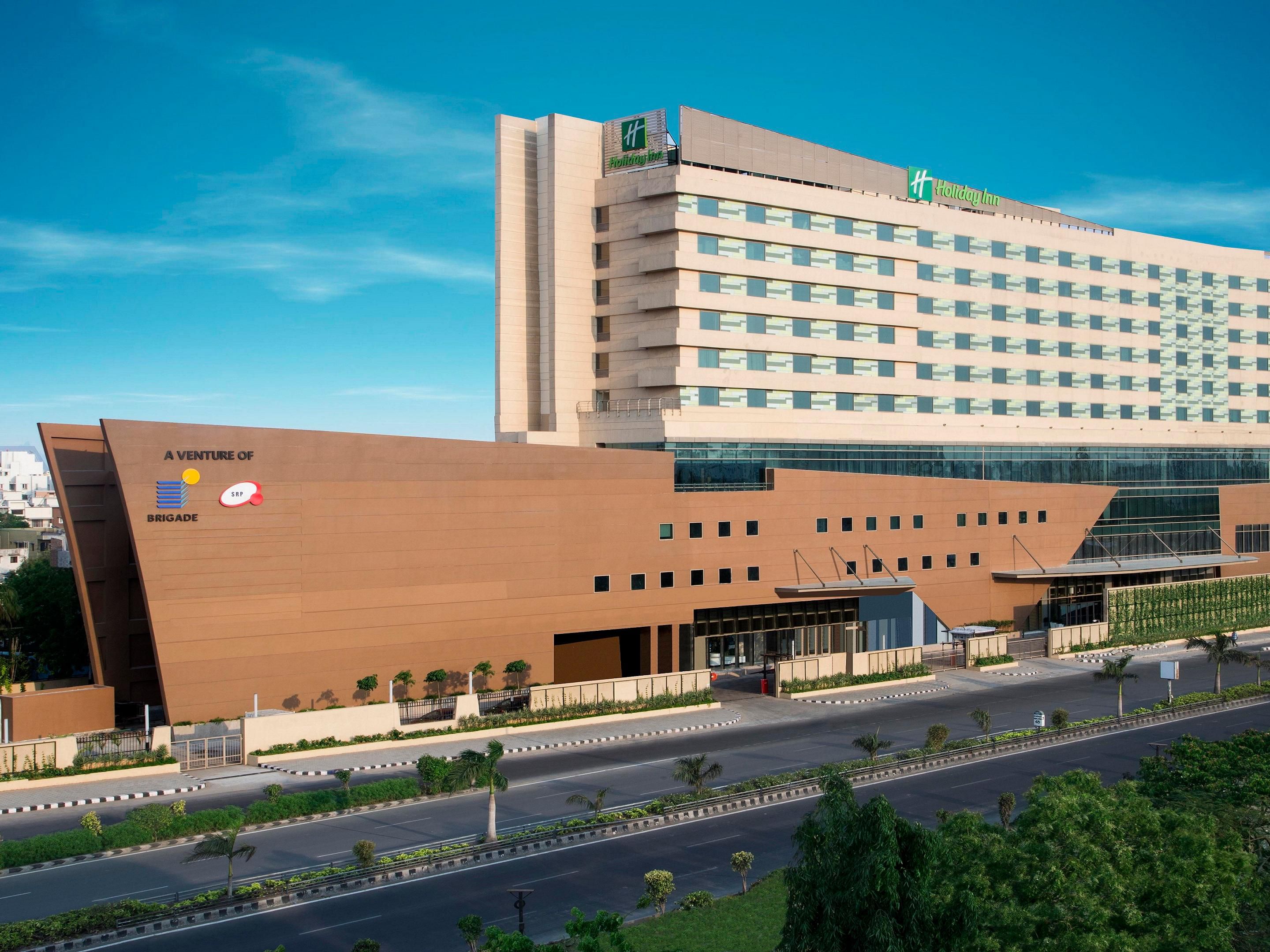 Holiday Inn Chennai is strategically situated in the heart of Chennai's bustling IT hub. Its central location offers easy access to major business centers, tech parks, and corporate offices. Whether you're here for work or leisure, you're just moments away from everything this dynamic city has to offer.