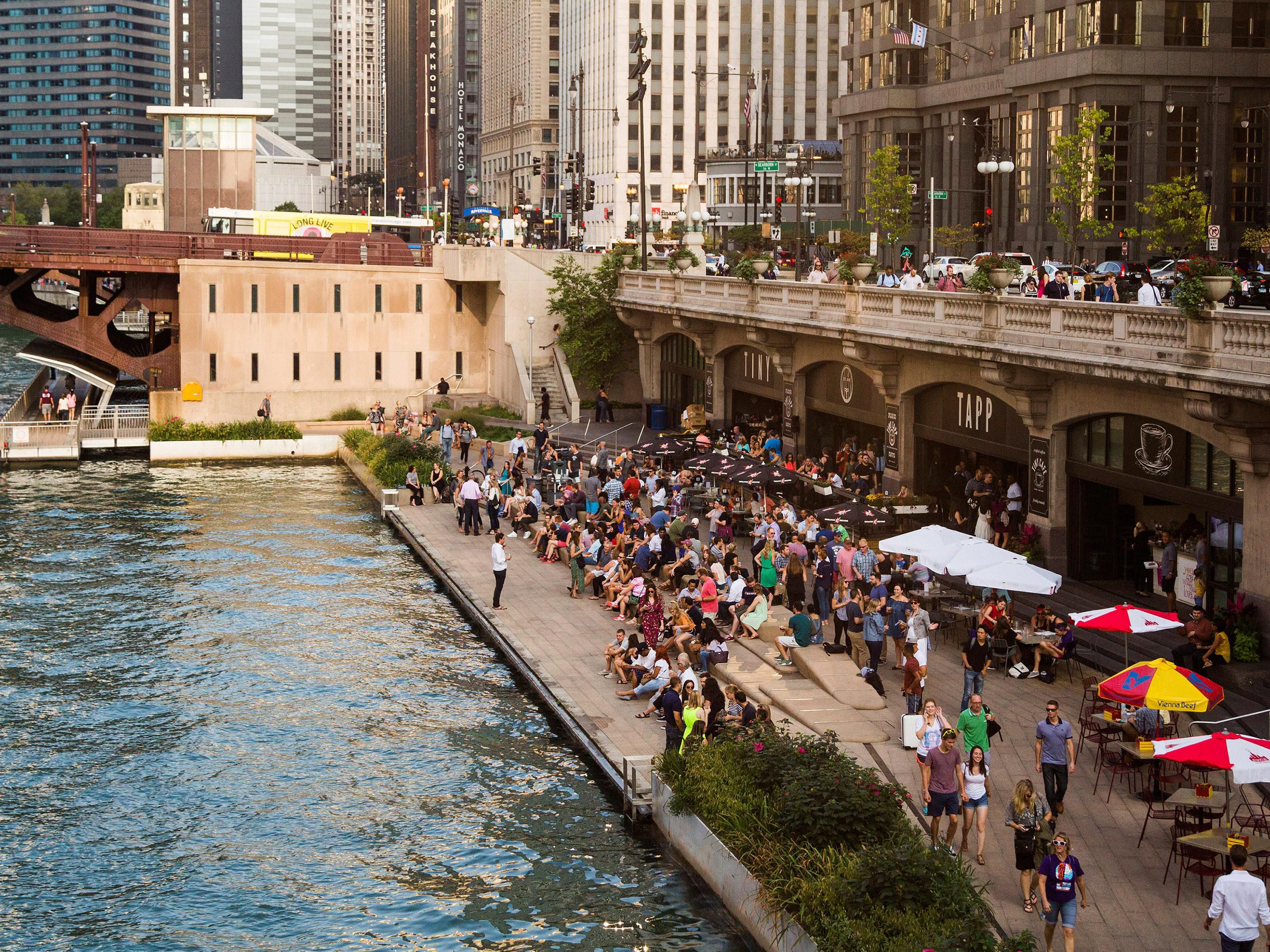 Explore the 1.25-mile pedestrian friendly Chicago Riverwalk outside the hotel’s front door to a Broadway production in one of the city’s historic theaters in the Chicago Theater District. The possibilities are endless in our River North neighborhood – including the top dinging and nightlife that the city has to offer. 