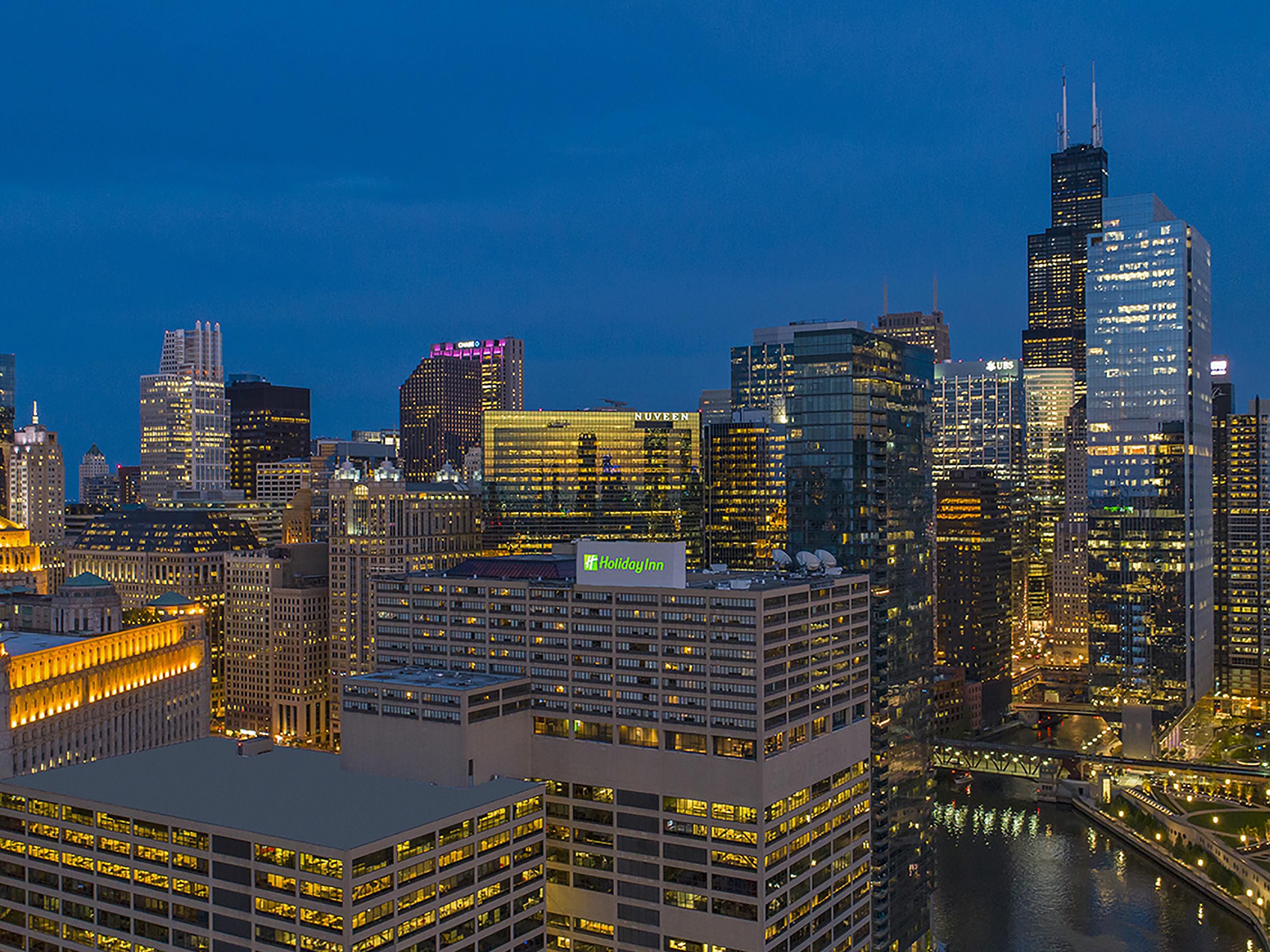 Chicago River North Hotels Downtown Holiday Inn Chicago-Mart Plaza