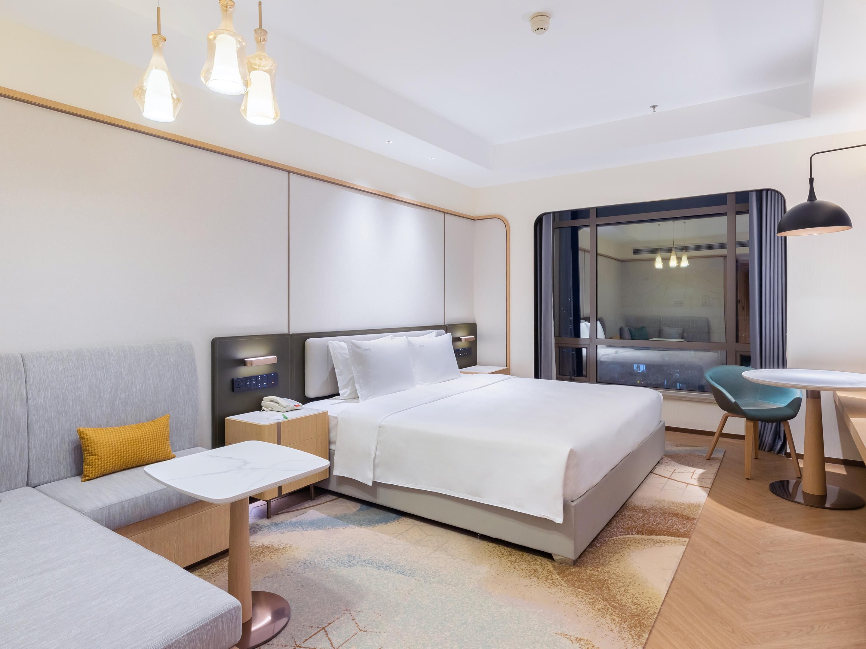 Holiday Inn piso alto cama King