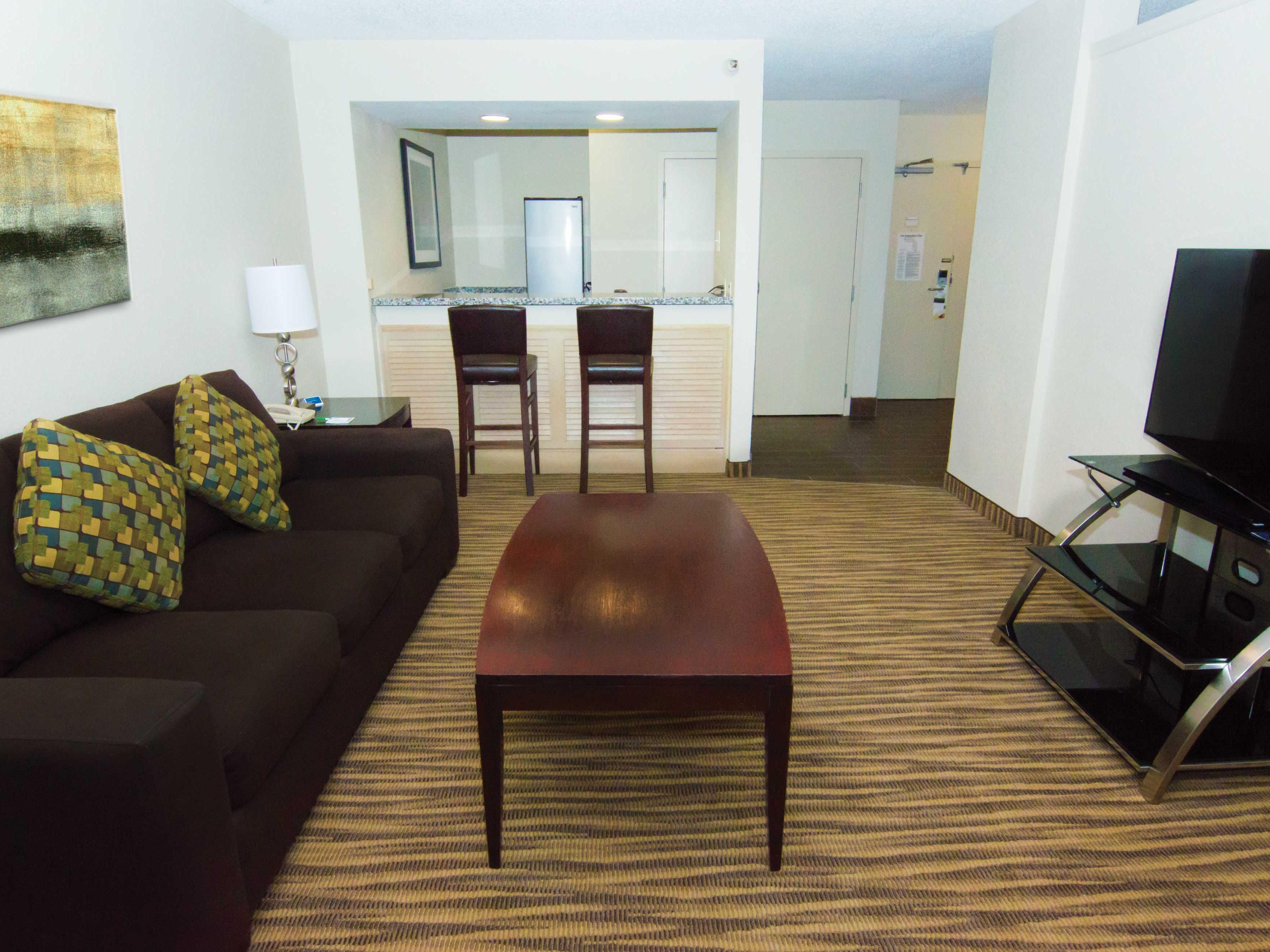 Whether you are hosting a special occasion, have the extended family or nanny with you or are staying a longer length of time (up to 35% off - inquire about our special rates), we have a suite for you. Ask about the various options today.