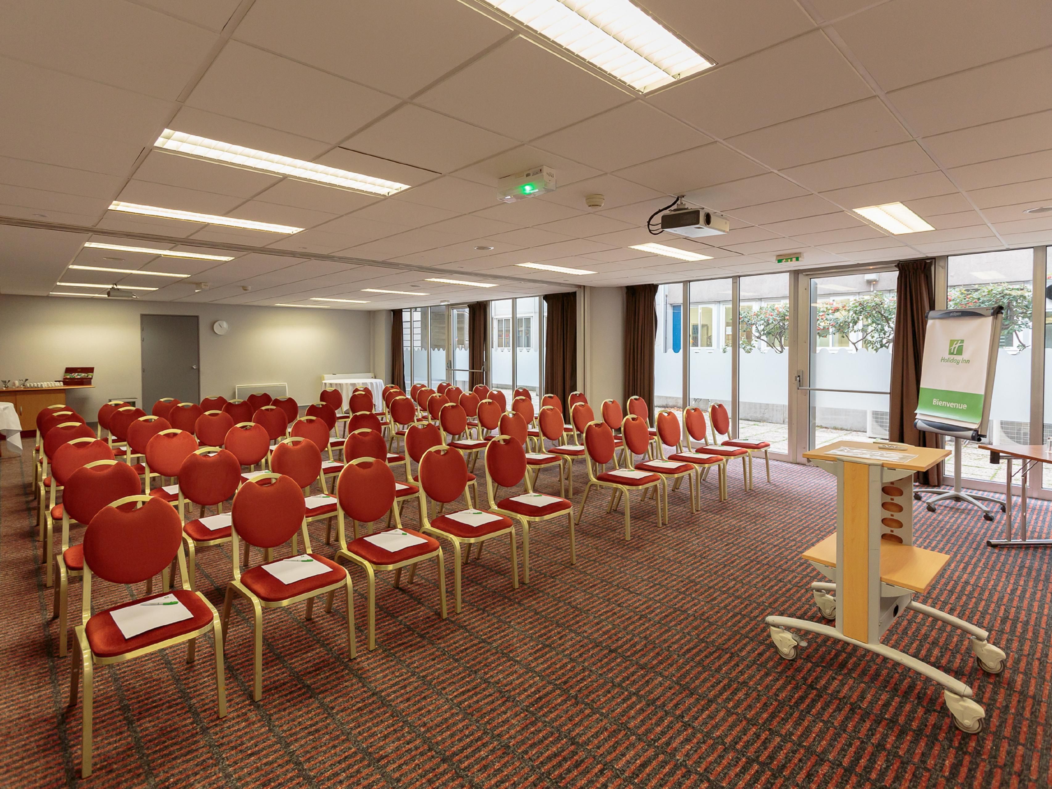 With 190 square metres of flexible meeting space, we can host any type of board meeting, social function or seminar with personalised attention. Catering from our restaurant, Le Gergovia, is a tasty bonus.