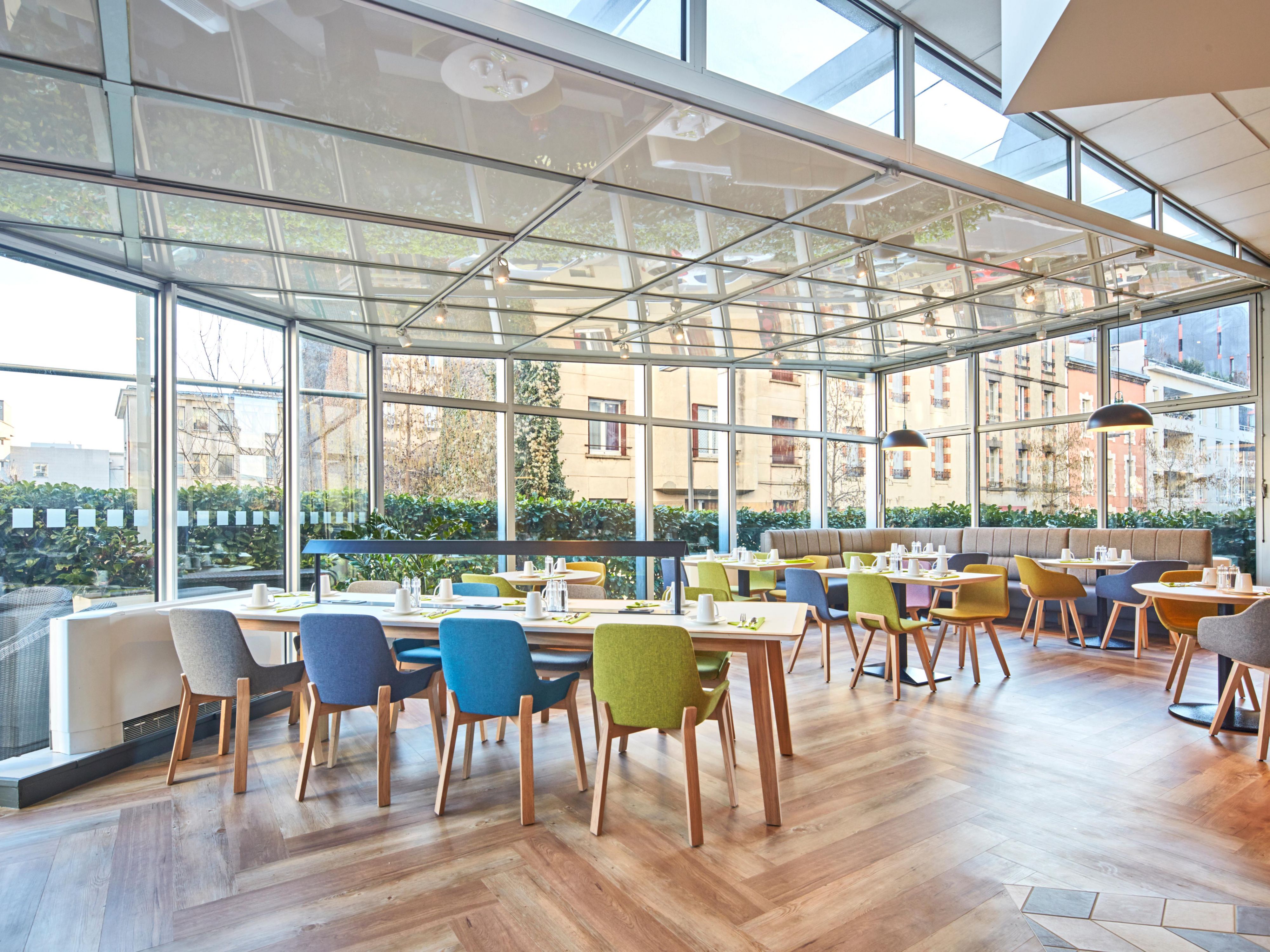 holidayinn hotel dining