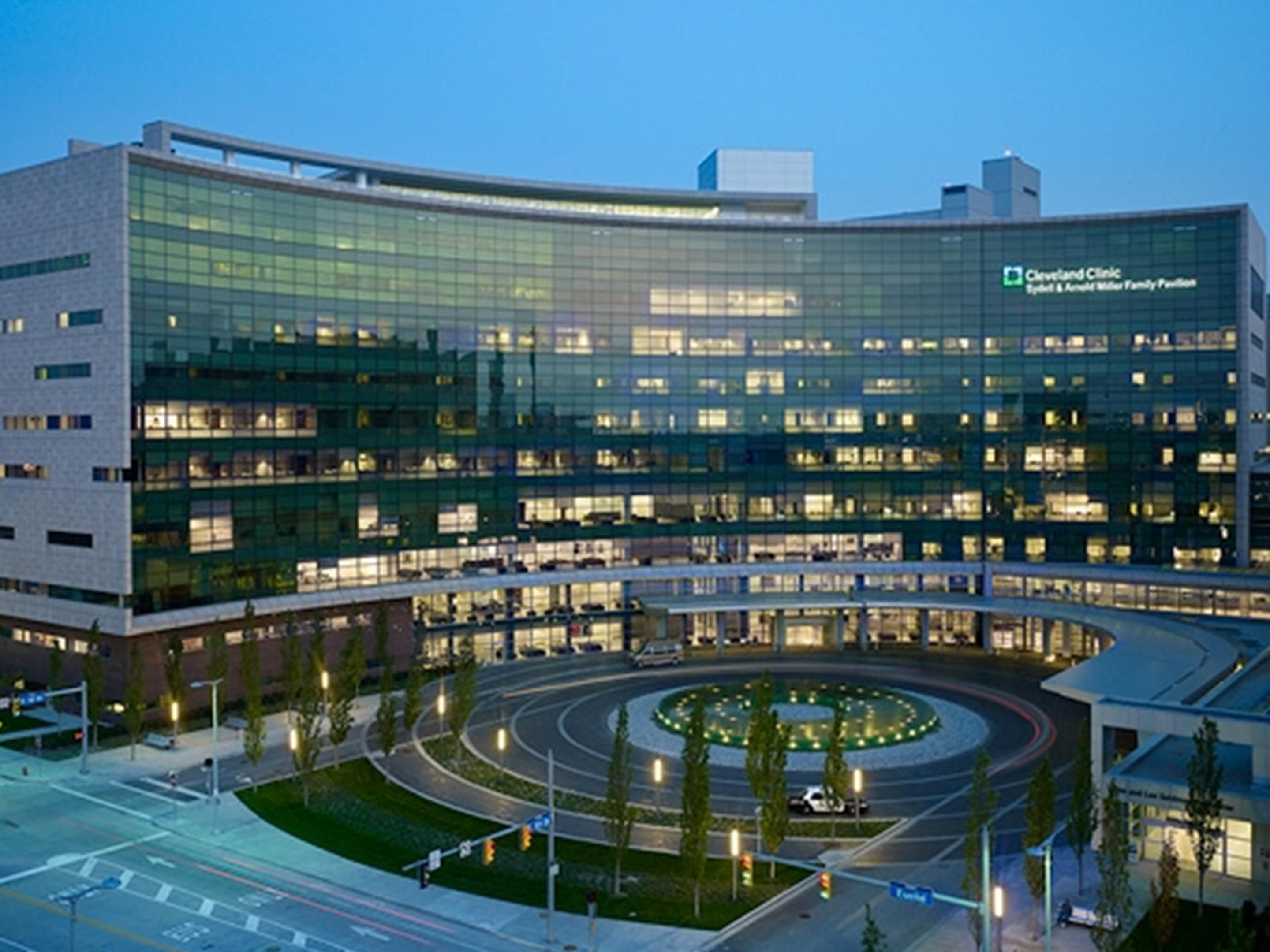 The Cleveland Clinic Main Campus is one of the largest and most revered academic medical centers in the country. With over 1,400 beds on site and over 3,600 physicians, scientists, and researchers, the Cleveland Clinic is a pioneer and innovator in today's medicine. Hotel guests are serviced by the Cleveland Clinic shuttle running every 20 minutes.