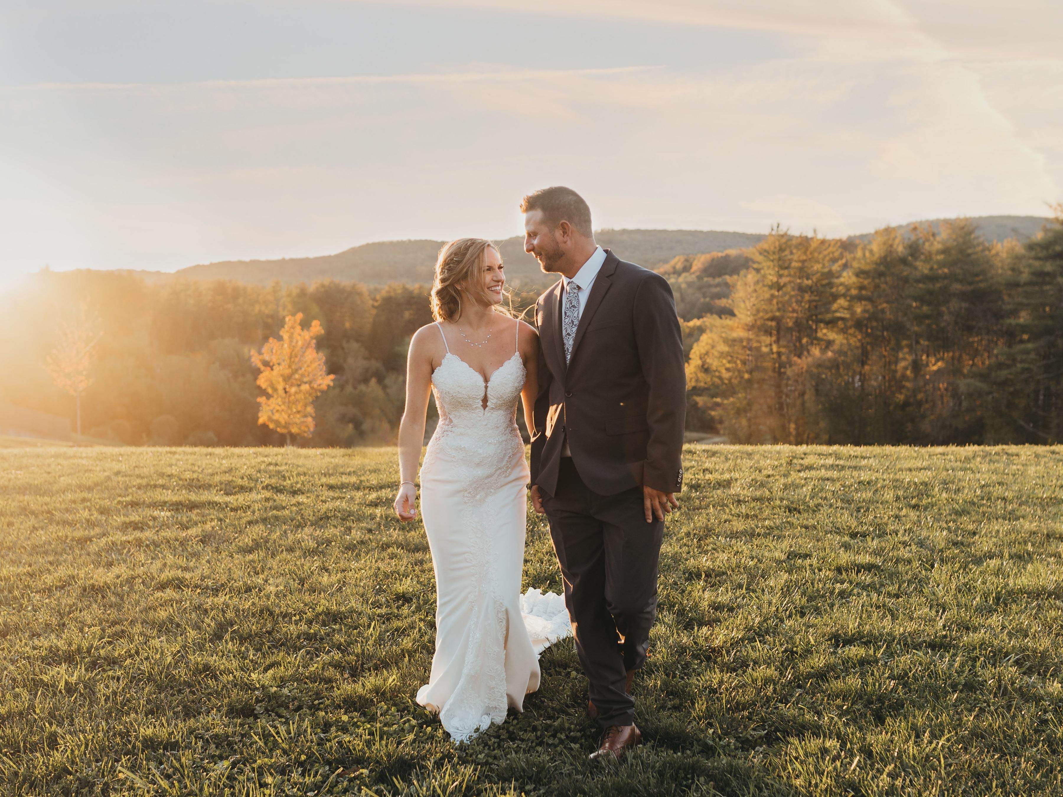 With towering mountains and lush greenery, the natural beauty of Vermont provides a picture-perfect backdrop for your Mt. Ascutney wedding. Whether you’re having a big event with lots of family and friends or an intimate gathering with your loved ones, we offer event packages for every budget, including discounted villas for you and your guests.