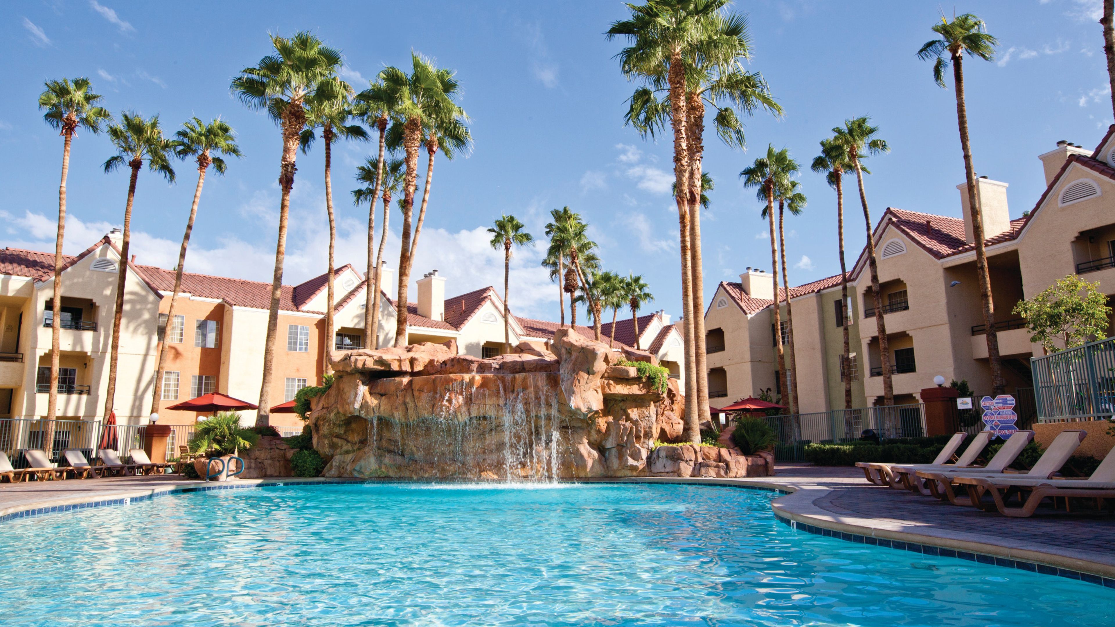 Las Vegas Resort Near Convention Center | Holiday Inn Club At Desert Club  Resort