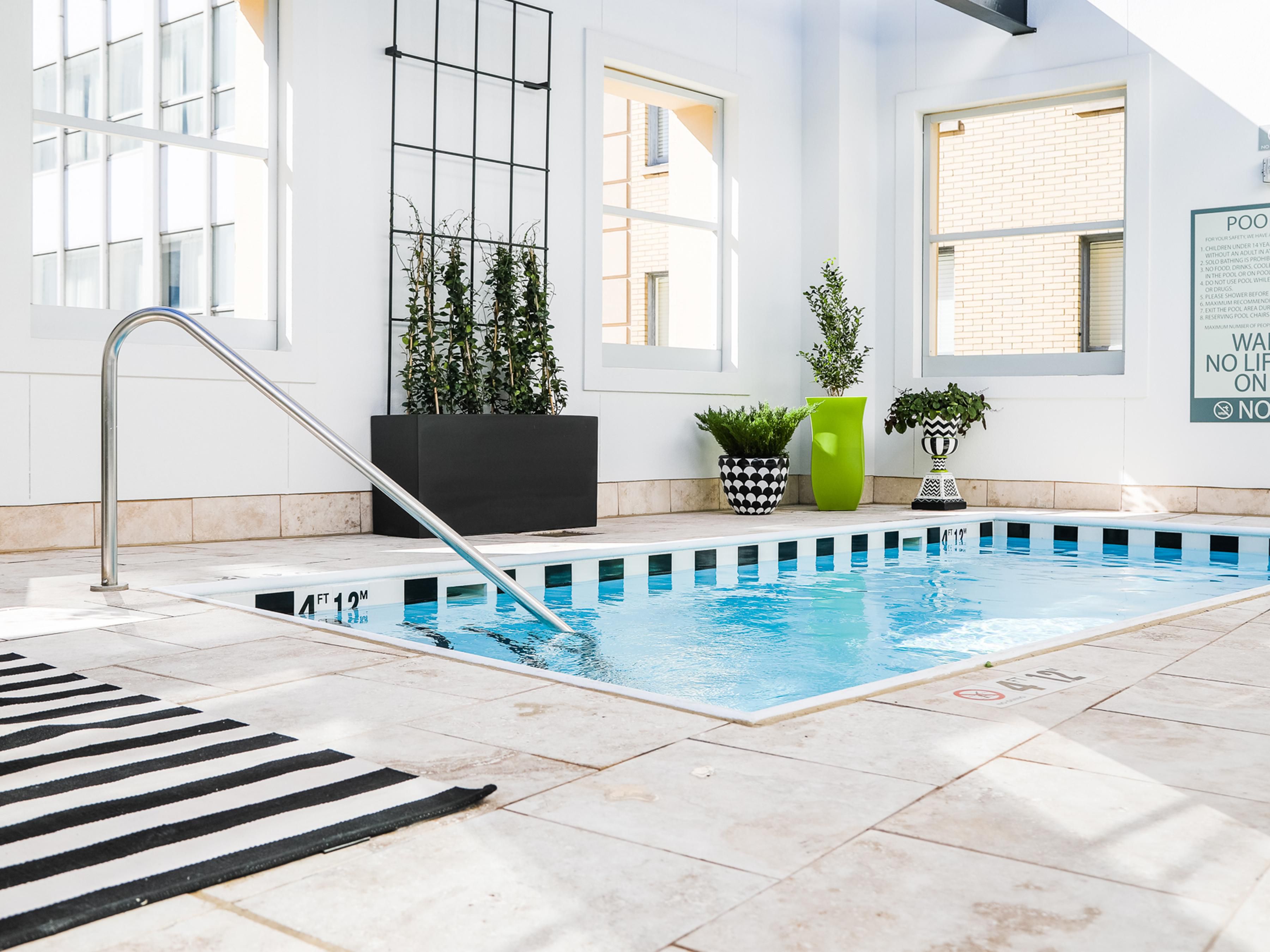 There’s nothing like a quick dip in a pool to cool off on a nice day. While you lounge and unwind on our 11th floor rooftop terrace, look out at the big, beautiful city, and you just might hear some jazzy sounds of street musicians below.