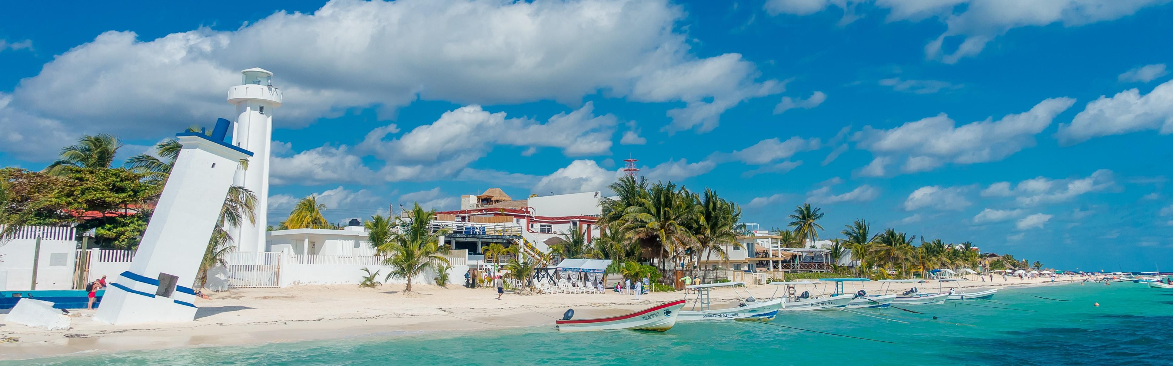 Puerto Morelos’ iconic leaning lighthouse.