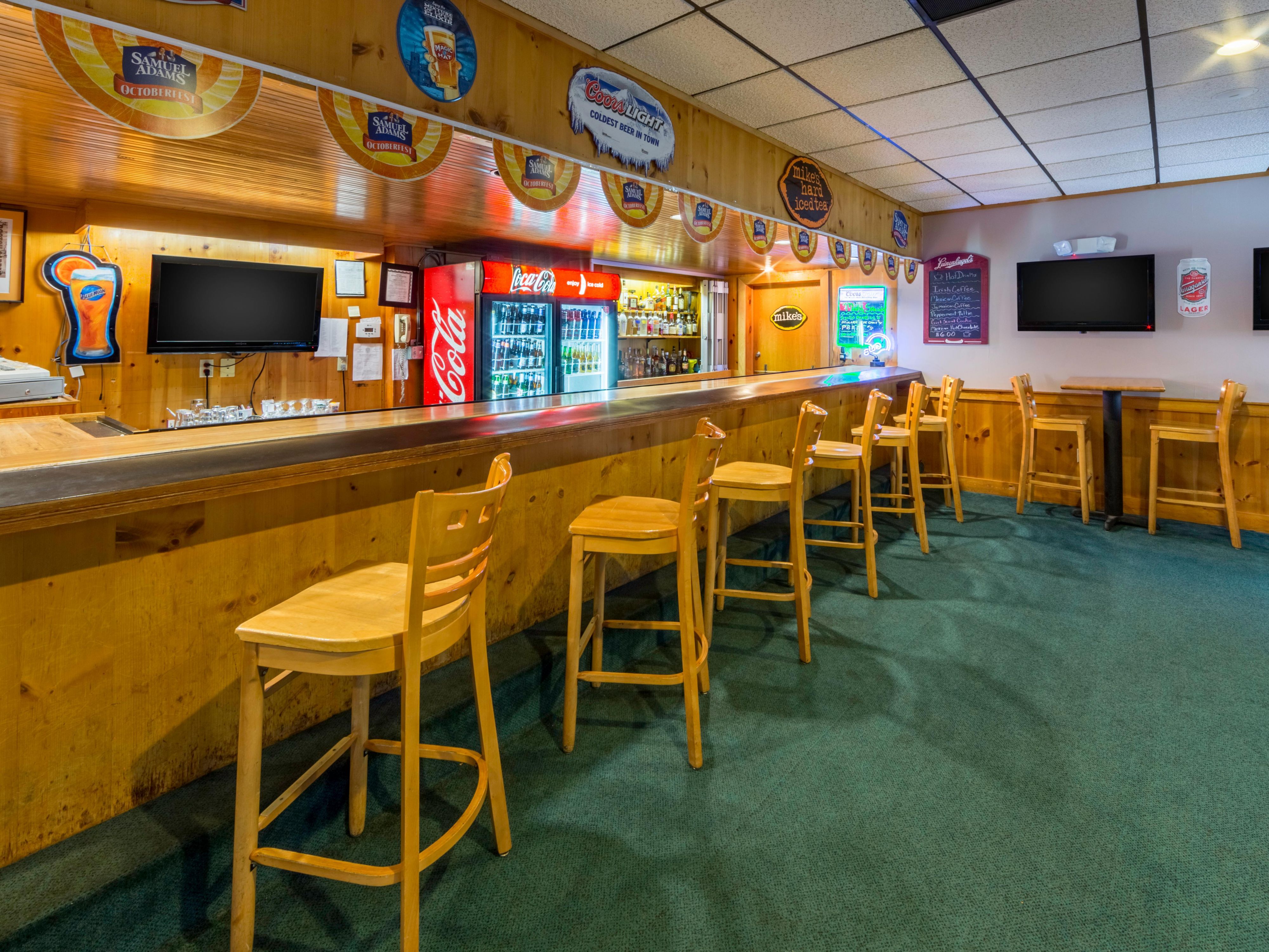 Guests 21+ can enjoy some adult time shooting pool, singing along during karaoke and sipping on their favorite adult beverage at our Beartree Bar.