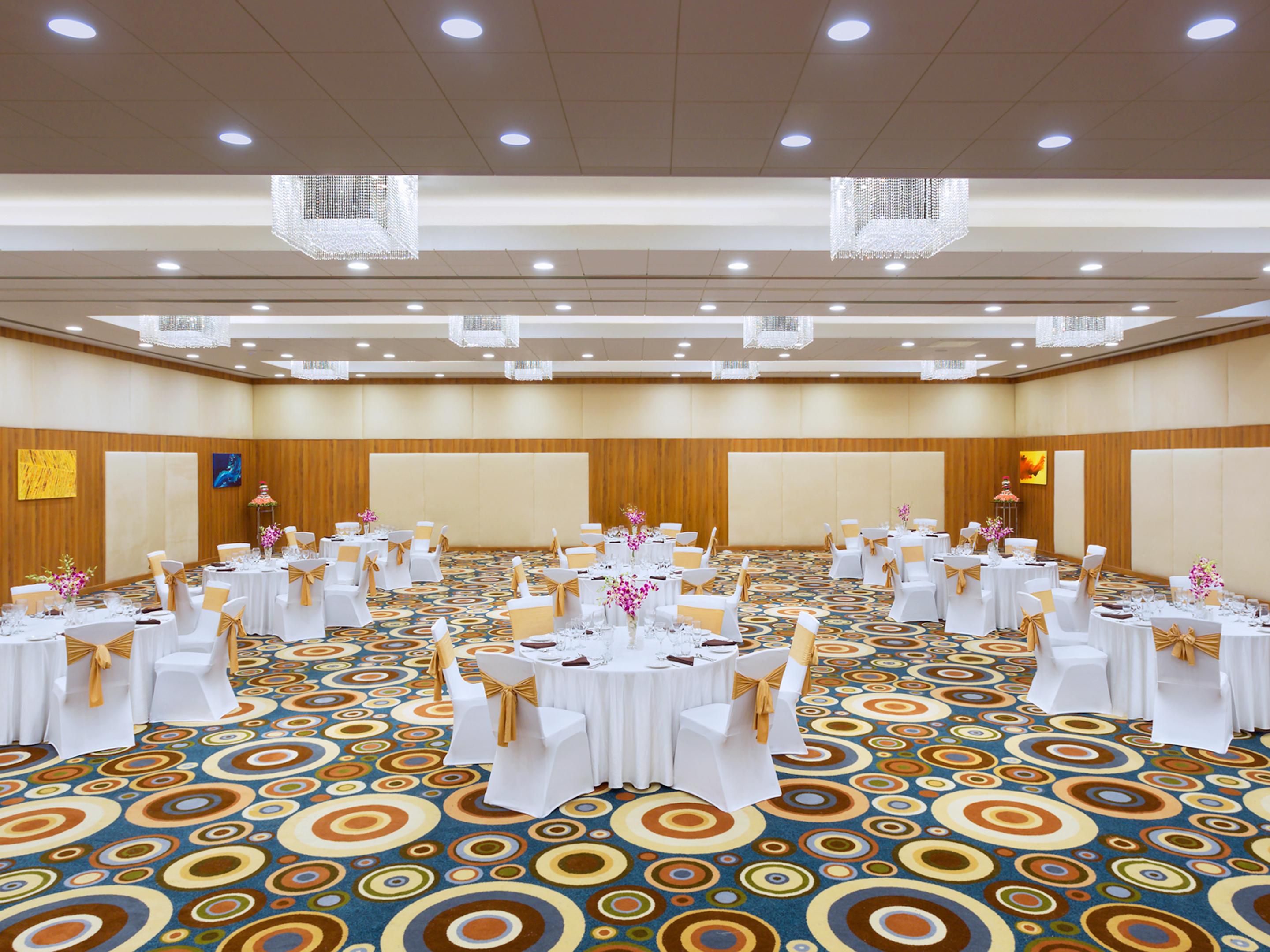 Step into the Grand Ballroom for business and social meetings at one of the premier business hotels in Kochi, Holiday Inn Cochin. With meticulous planning and experienced staff members, we make your next big event memorable. Whether it's a dream day or a significant business gathering, we ensure your occasion is nothing short of perfect.