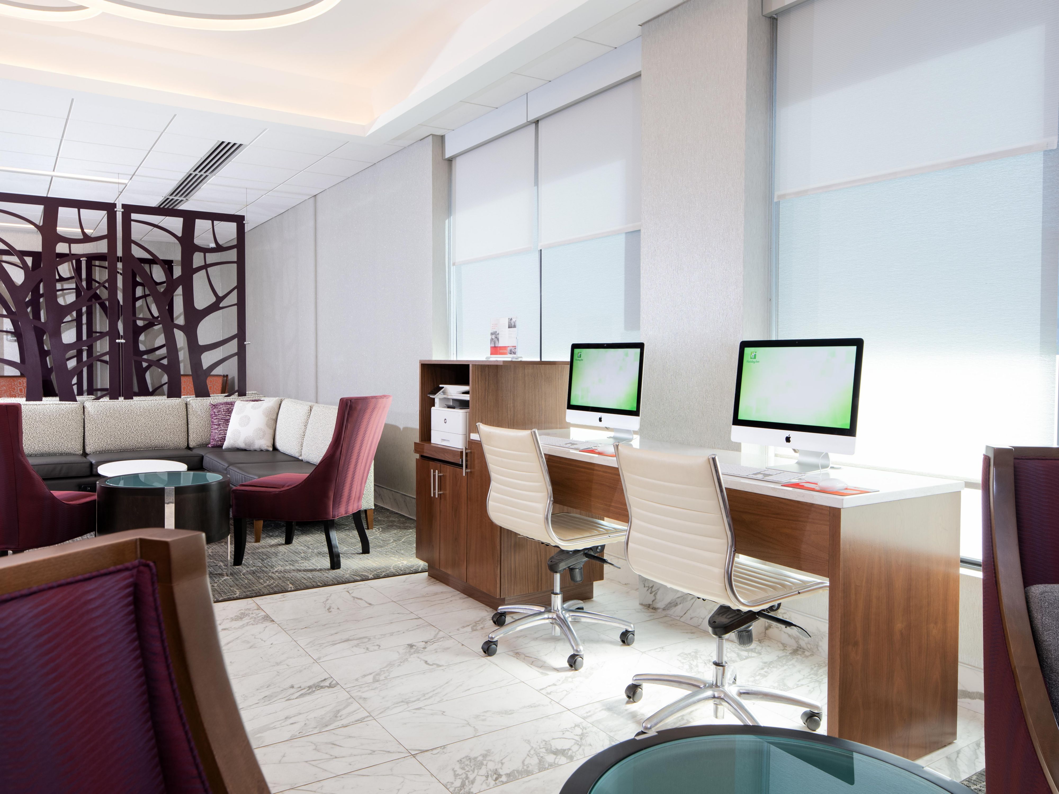 With our 24-hour Business Center, you can feel confident that you’re putting your best foot forward. Whether you need to print a document or make copies for a morning meeting, we’ve got you covered. Located near the University of Maryland Research Park and many local and government offices, we keep you productive and on track. 