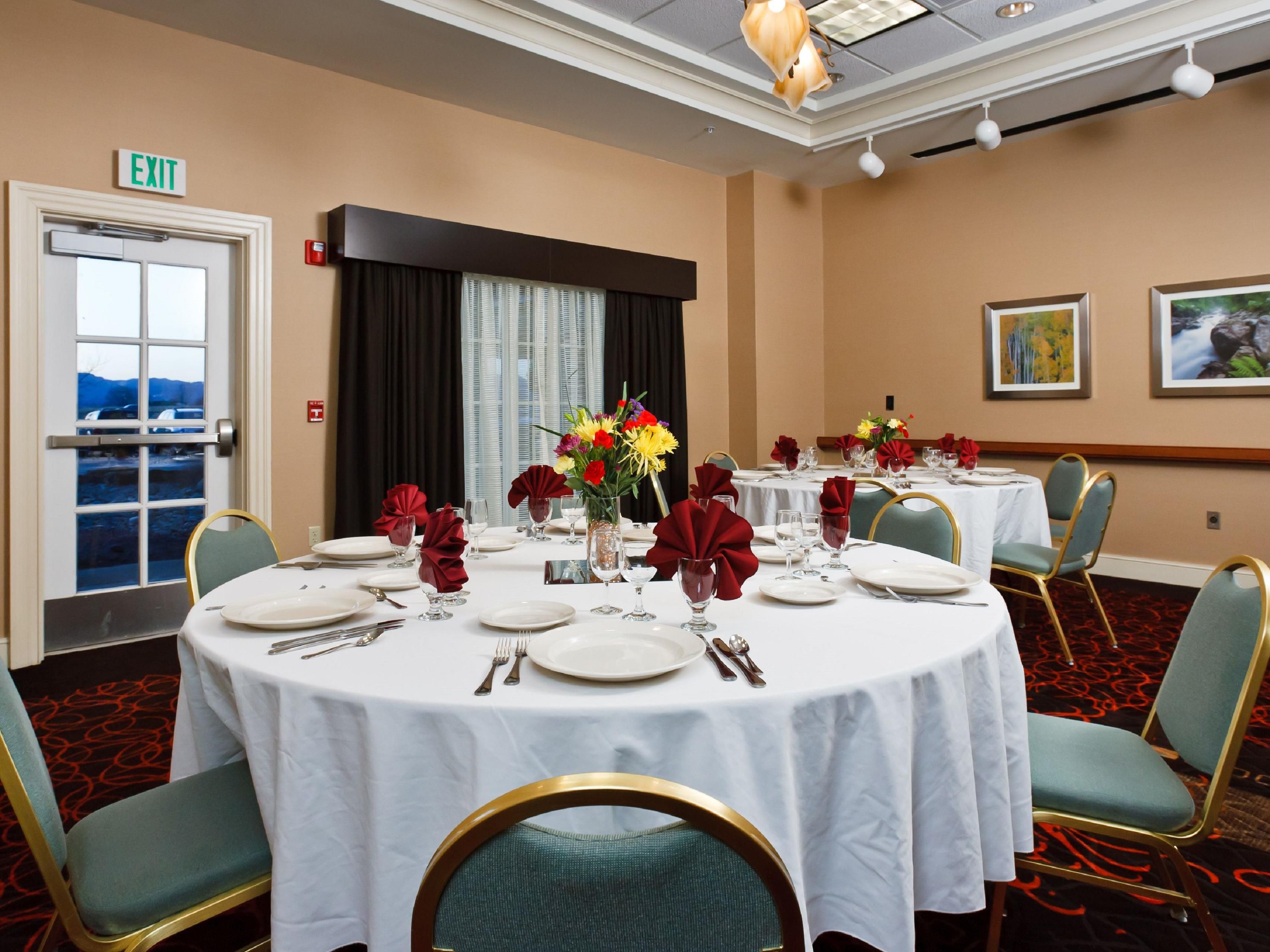 Hotels In Downtown Colorado Springs Near Airport Holiday Inn Colorado