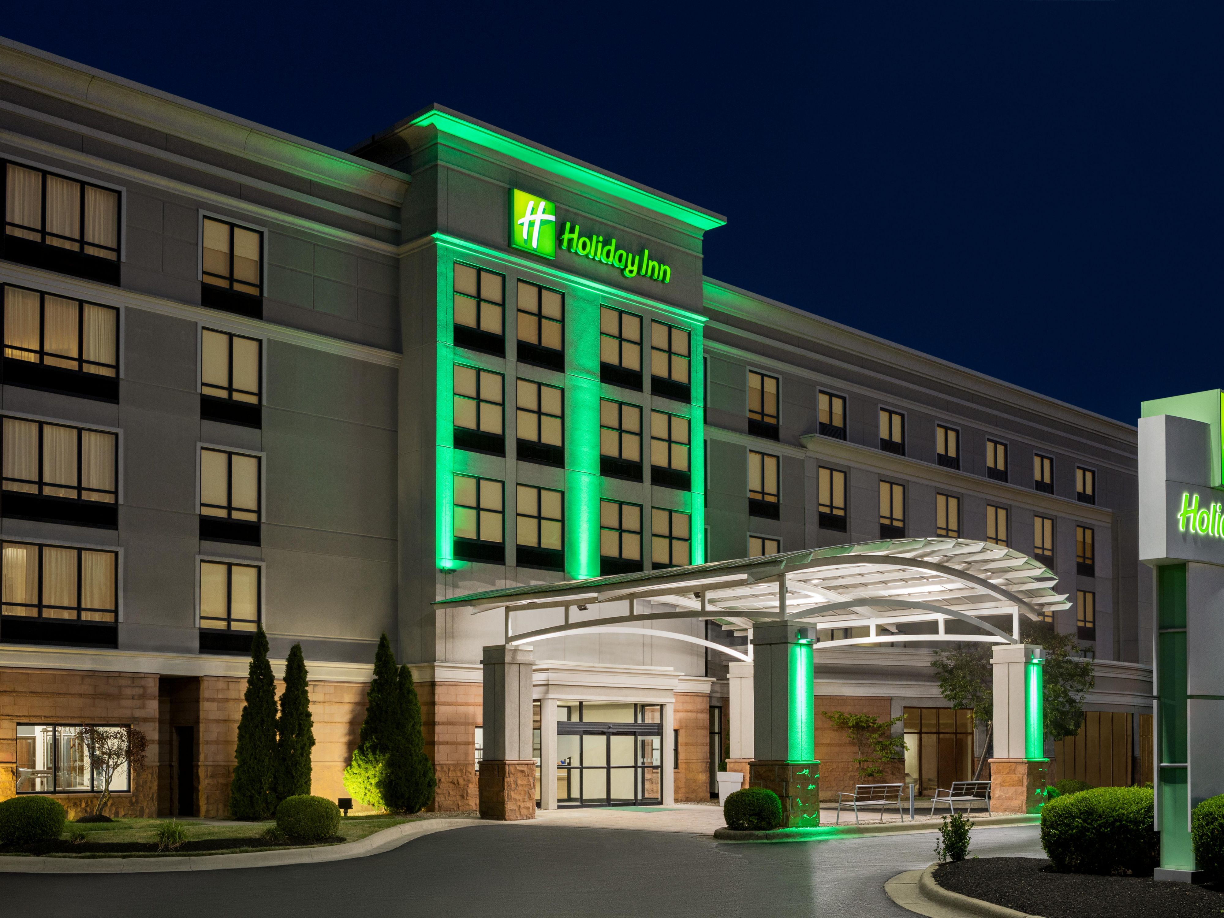 The exterior entrance of the Holiday Inn Columbus - Hilliard.