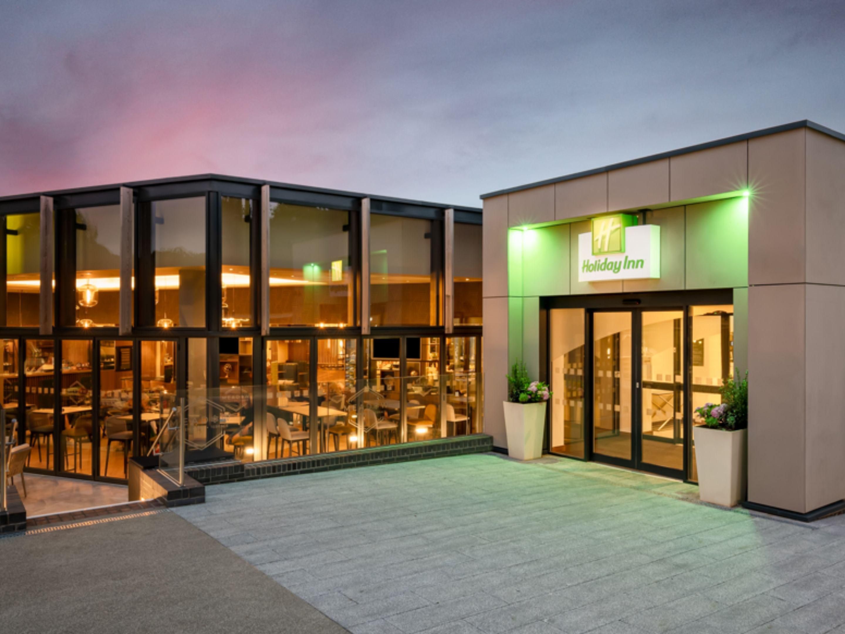 Gatwick Airport Hotel | Holiday Inn London Gatwick - Worth Hotel in Crawley