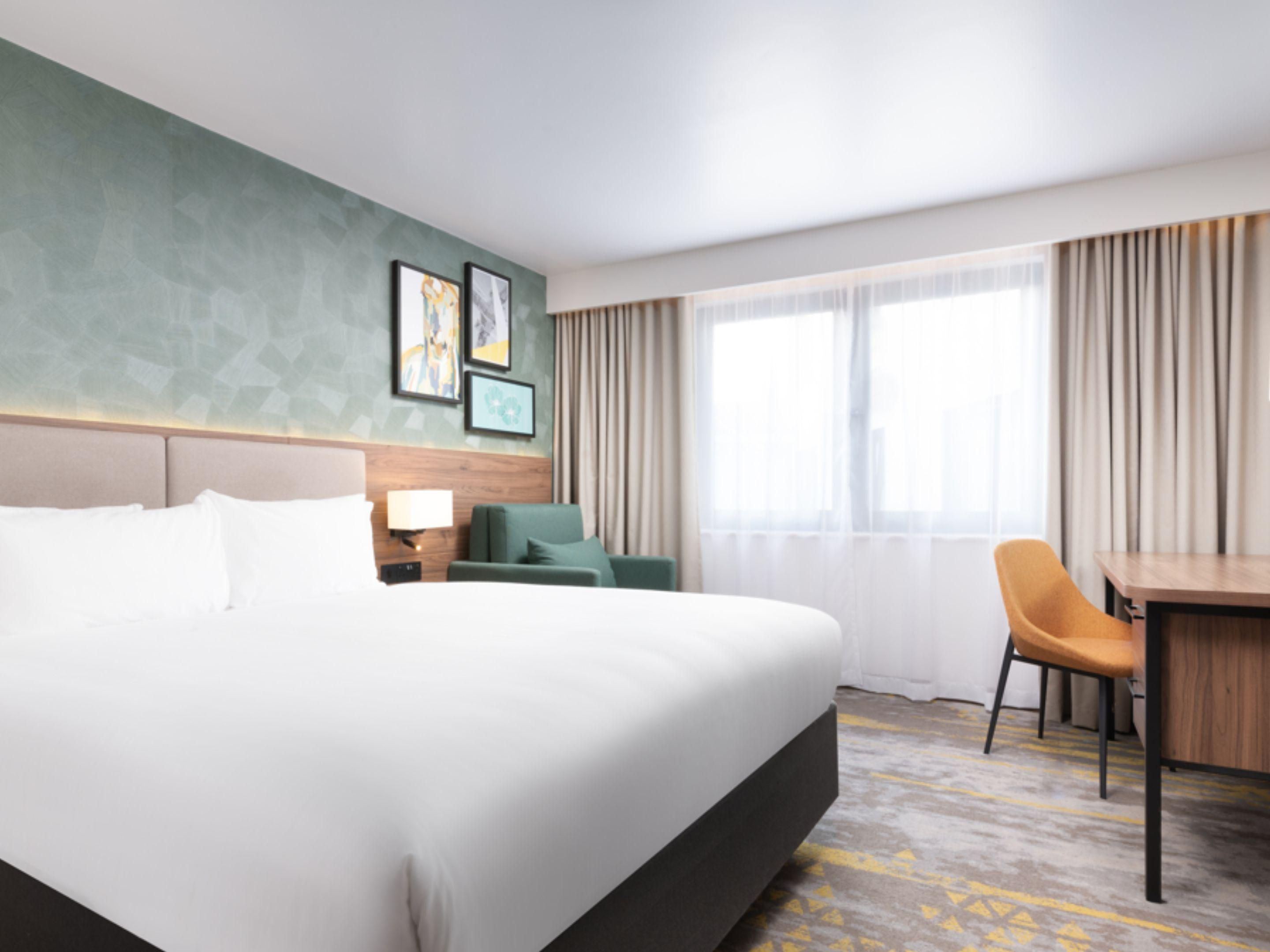 Gatwick Airport Hotel | Holiday Inn London Gatwick - Worth Hotel in Crawley