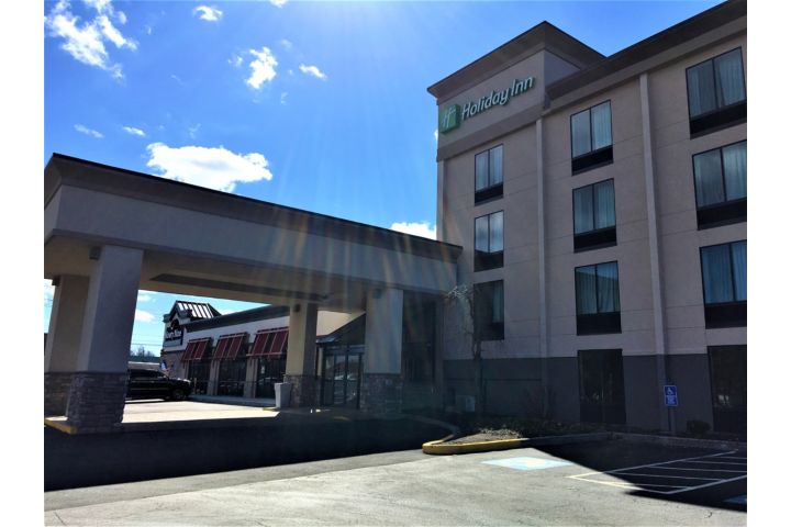 Holiday Inn Danbury-Bethel @ I-84