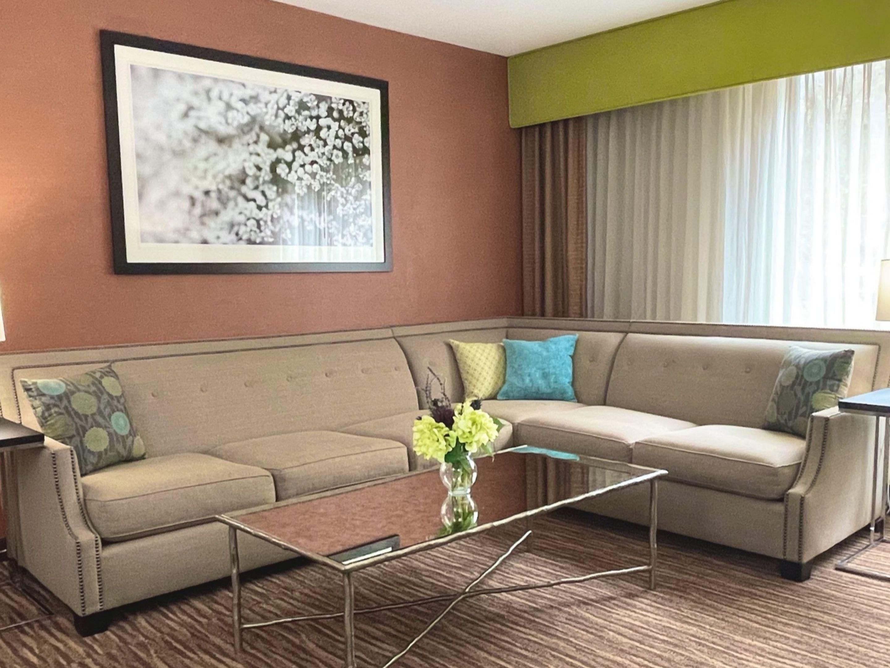 PetFriendly Hotels in Danbury, CT Holiday Inn DanburyBethel I84