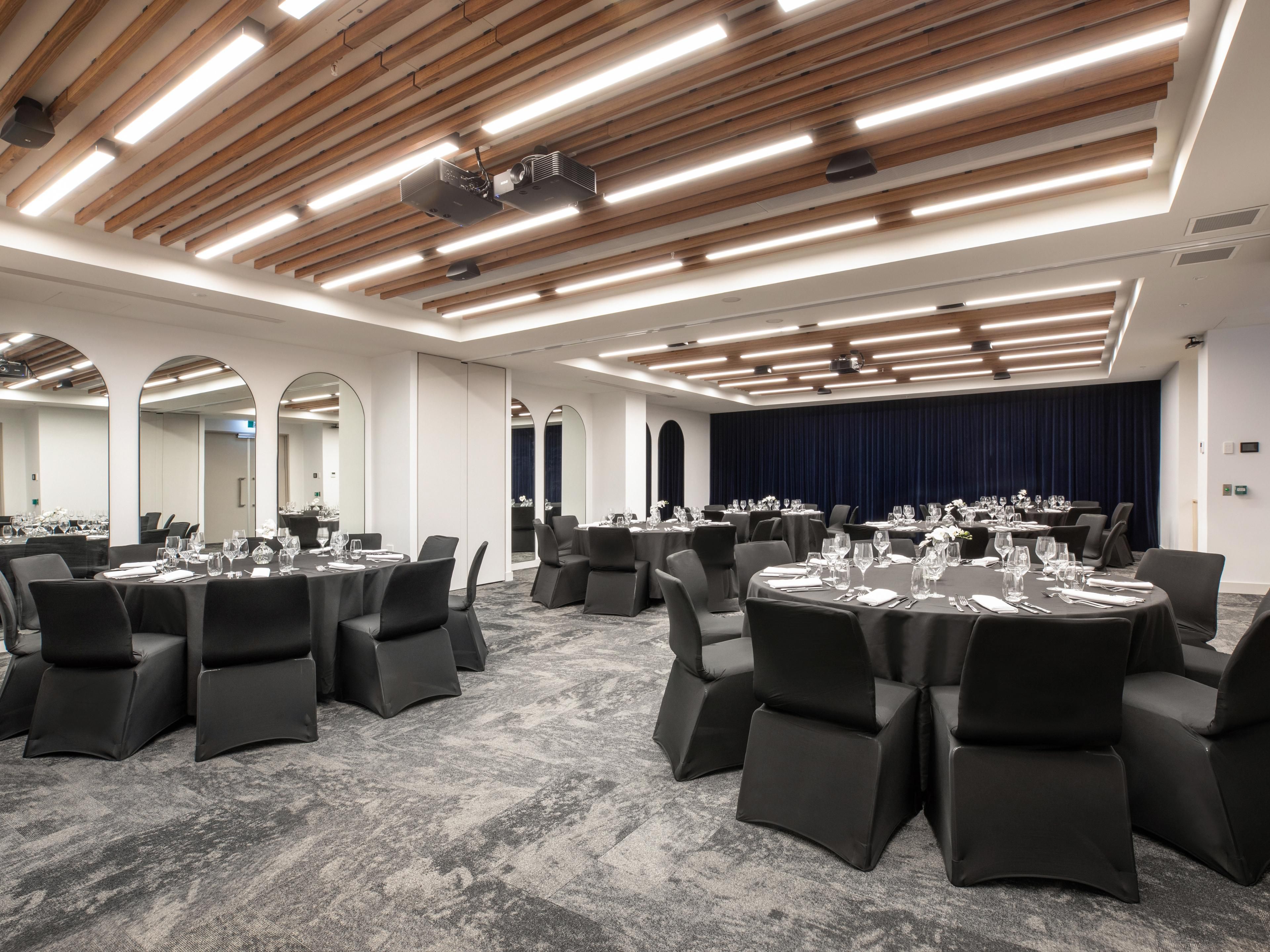 Offering 3 purpose built function rooms and 154sqm of meeting space, discover a brighter place to connect at Holiday Inn Dandenong. Enjoy a selection of delicious menu's and catering options plus our vibrant open lobby with contemporary business centre, all day dining lounge and flexible spaces to use however you like.  