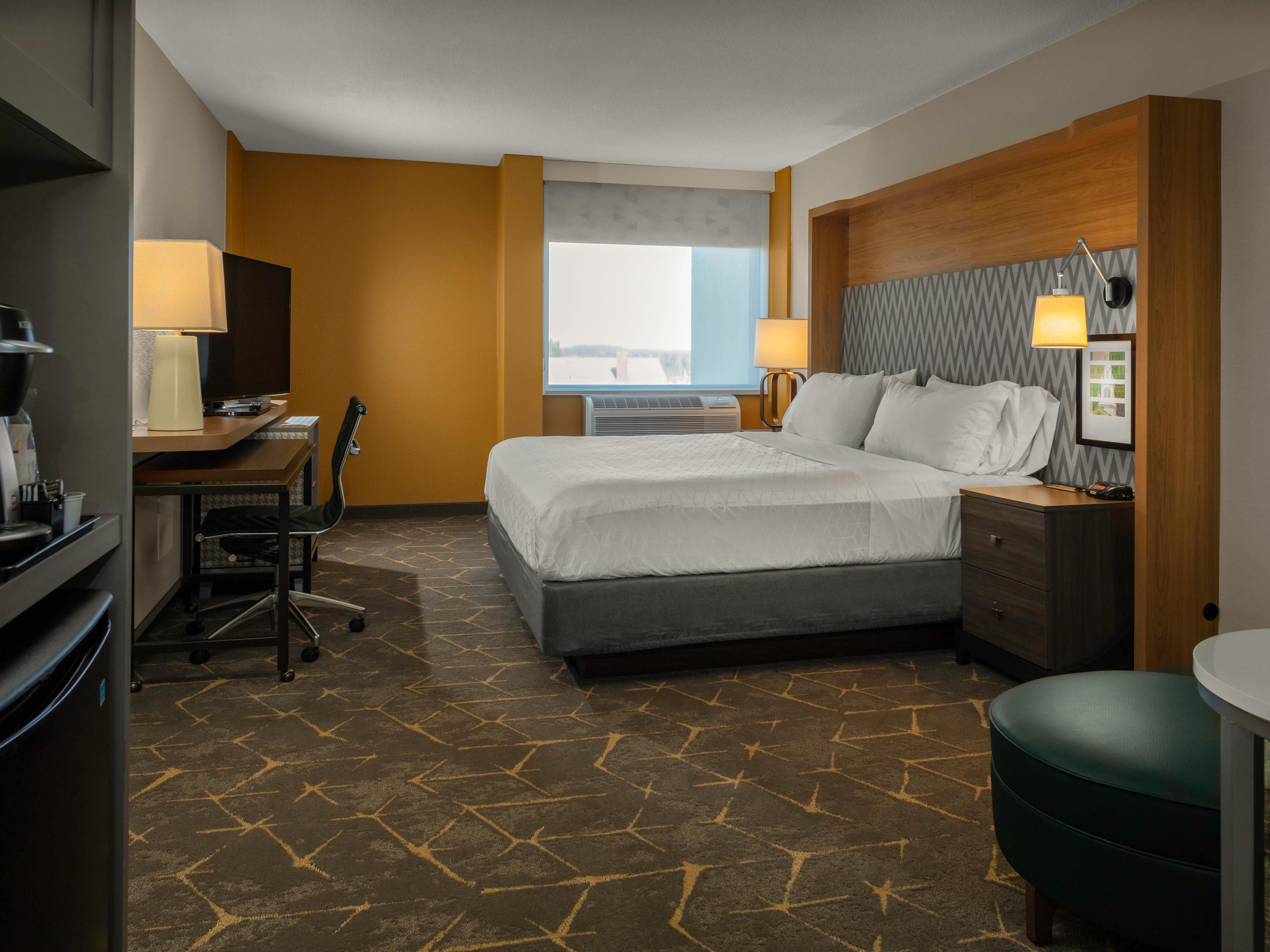 Guests to our hotel are only a short drive or train ride from downtown Boston, Fenway Park, Logan International Airport, and the site of the Boston Tea Party. The hotel is also only steps from delicious dining and nightlife options at Legacy Place.
