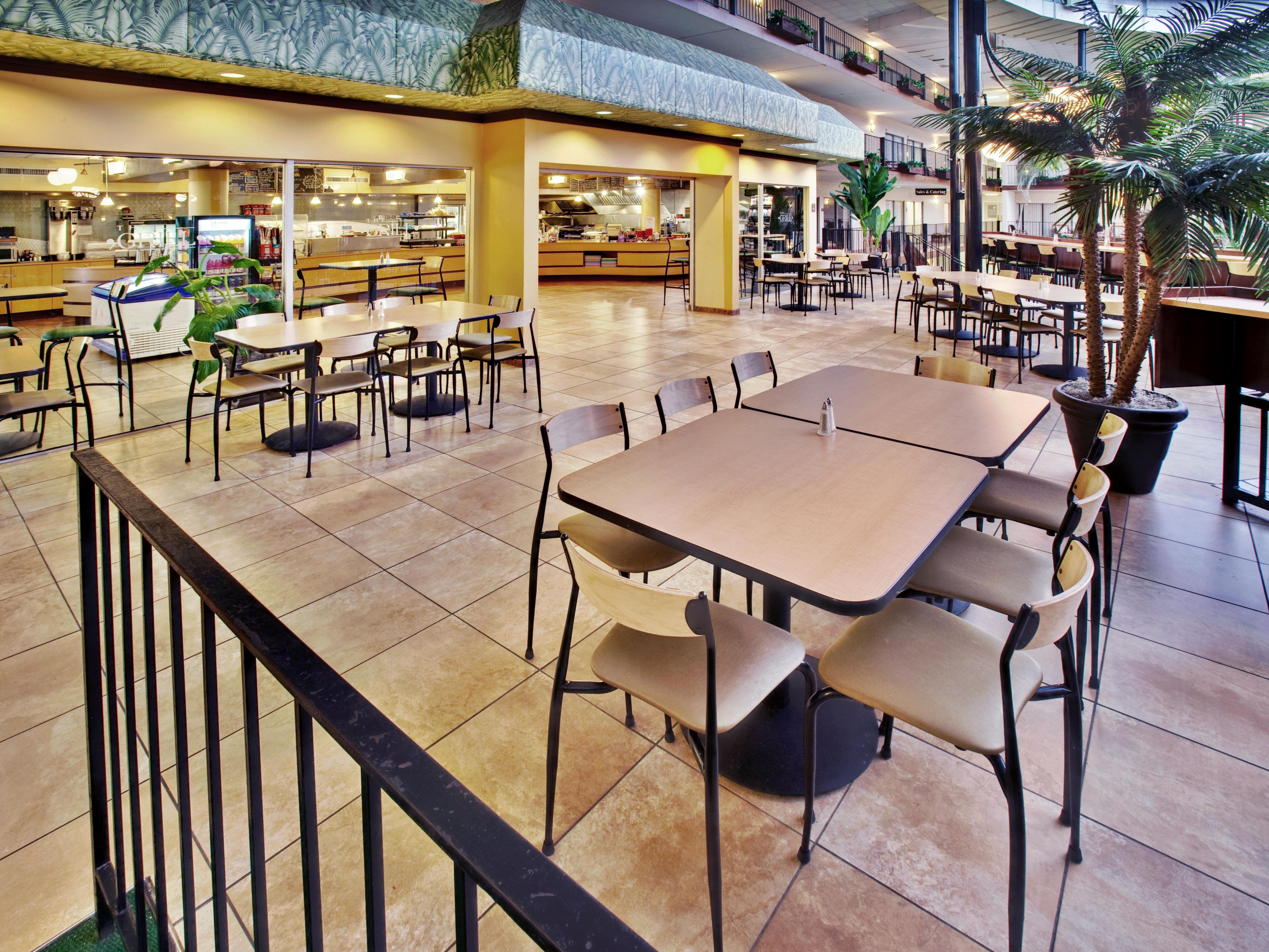 Our full-service express restaurant serves a wide variety of breakfast choices, sandwiches, salads, steaks, and pasta in a comfortable setting. Relax and enjoy your meal overlooking our Courtyard. We also offer a coffee bar featuring coffees, espresso, and smoothies.