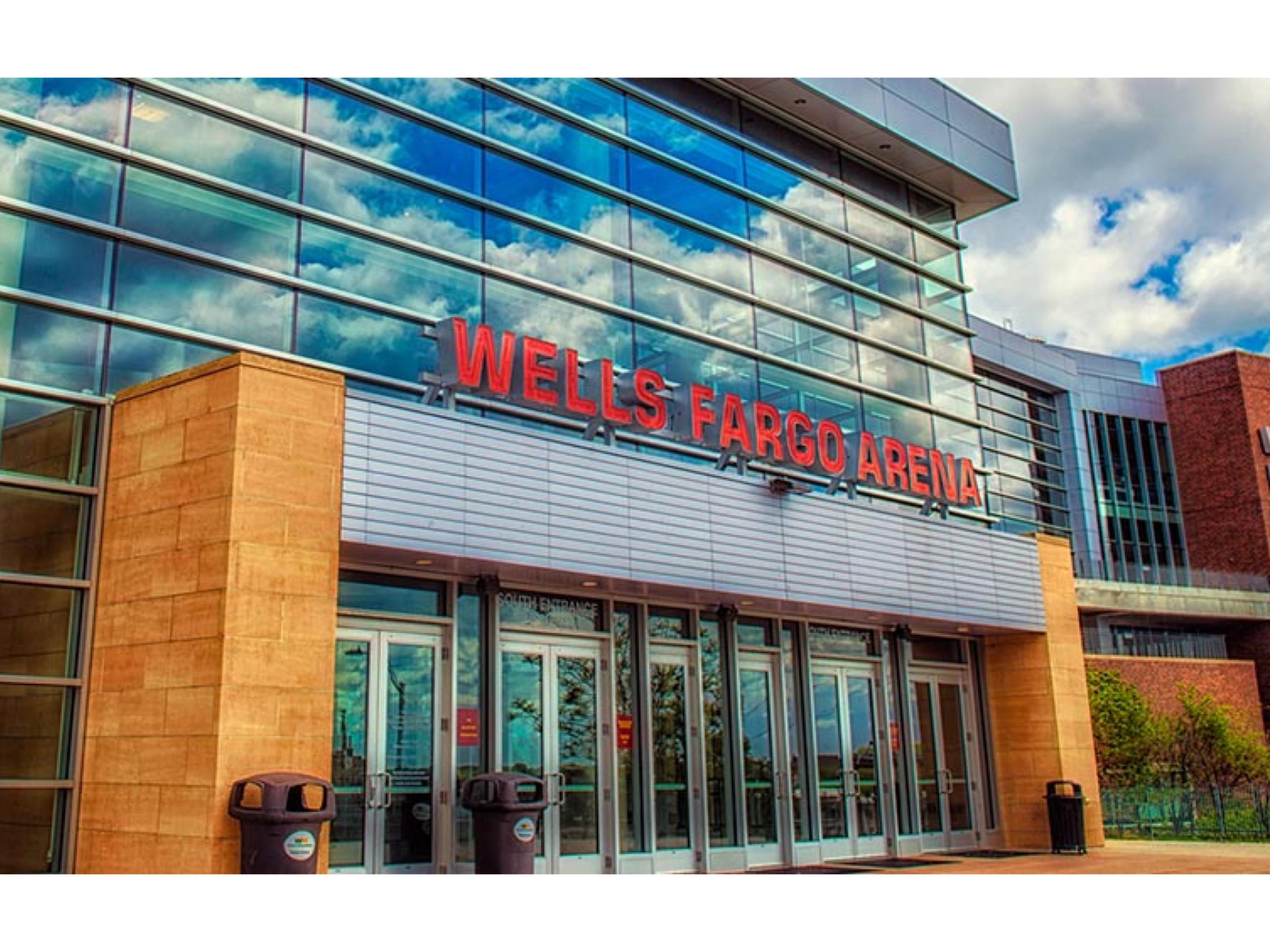 Des Moines Hotels Near Iowa Events Center Holiday Inn Des Moines DTWN 