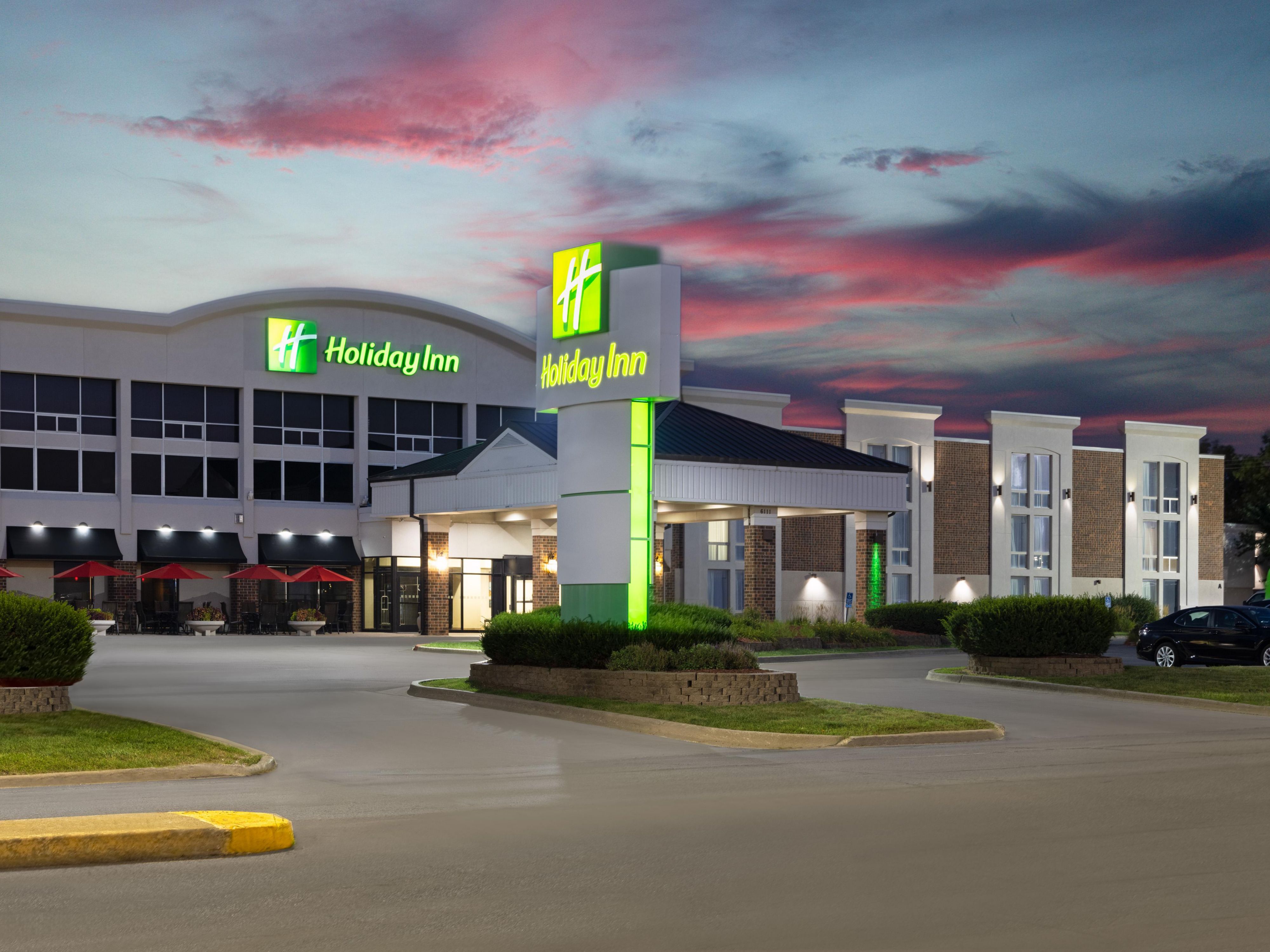 Take The Stress Out Of Traveling With Our Park Stay And Go Package Which Includes One Night Accommodation And Up To 8 Nights Parking And 24 Hr Shuttle To Airport. For 9 To 15 Nights Fee Will Be An Additional 20 Dollars. For 16 Or More Nights Fee Will Be An Additional 10 Dollars Per 7 Night Period.