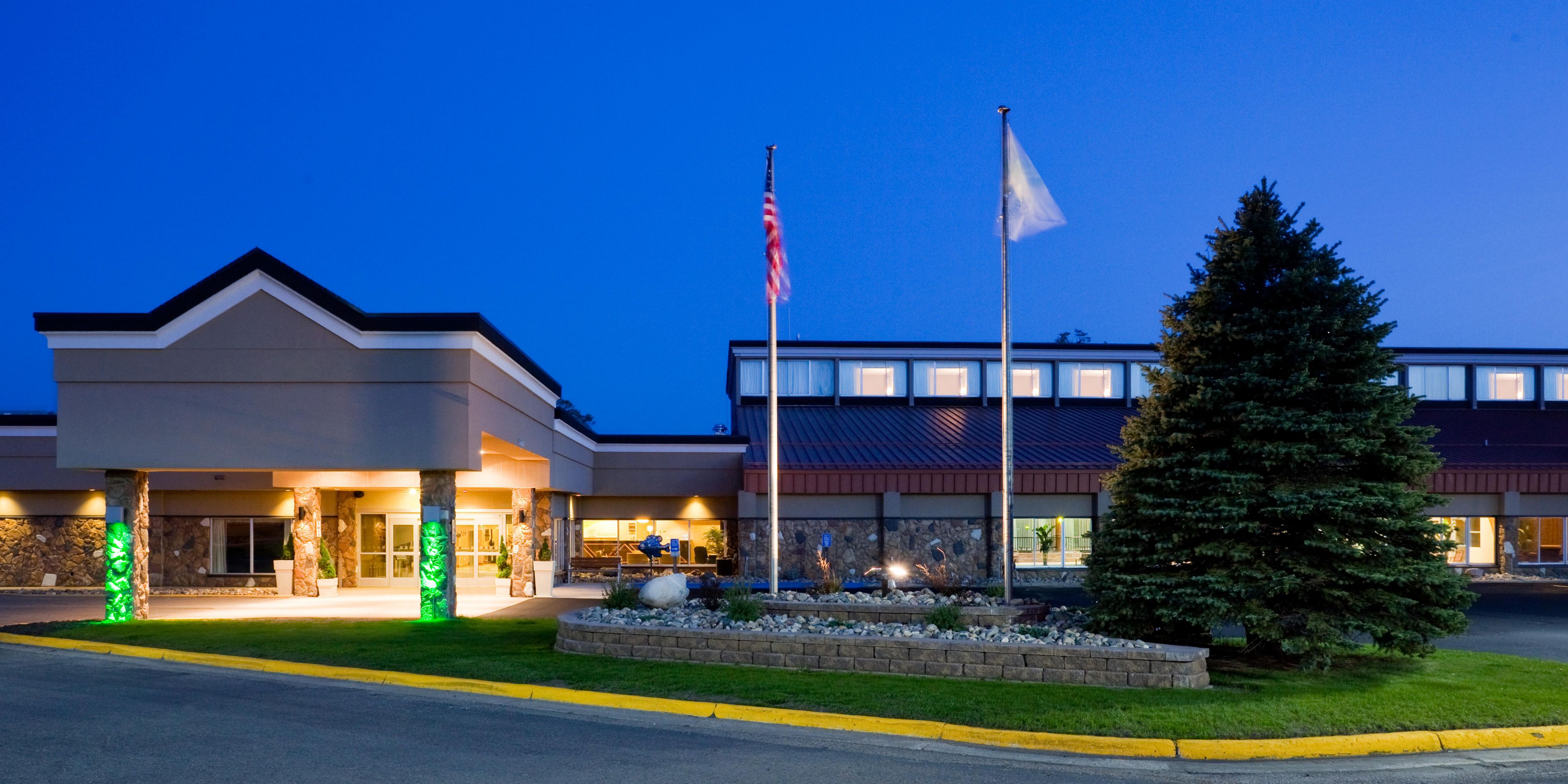 Holiday Inn Detroit Lakes - Lakefront