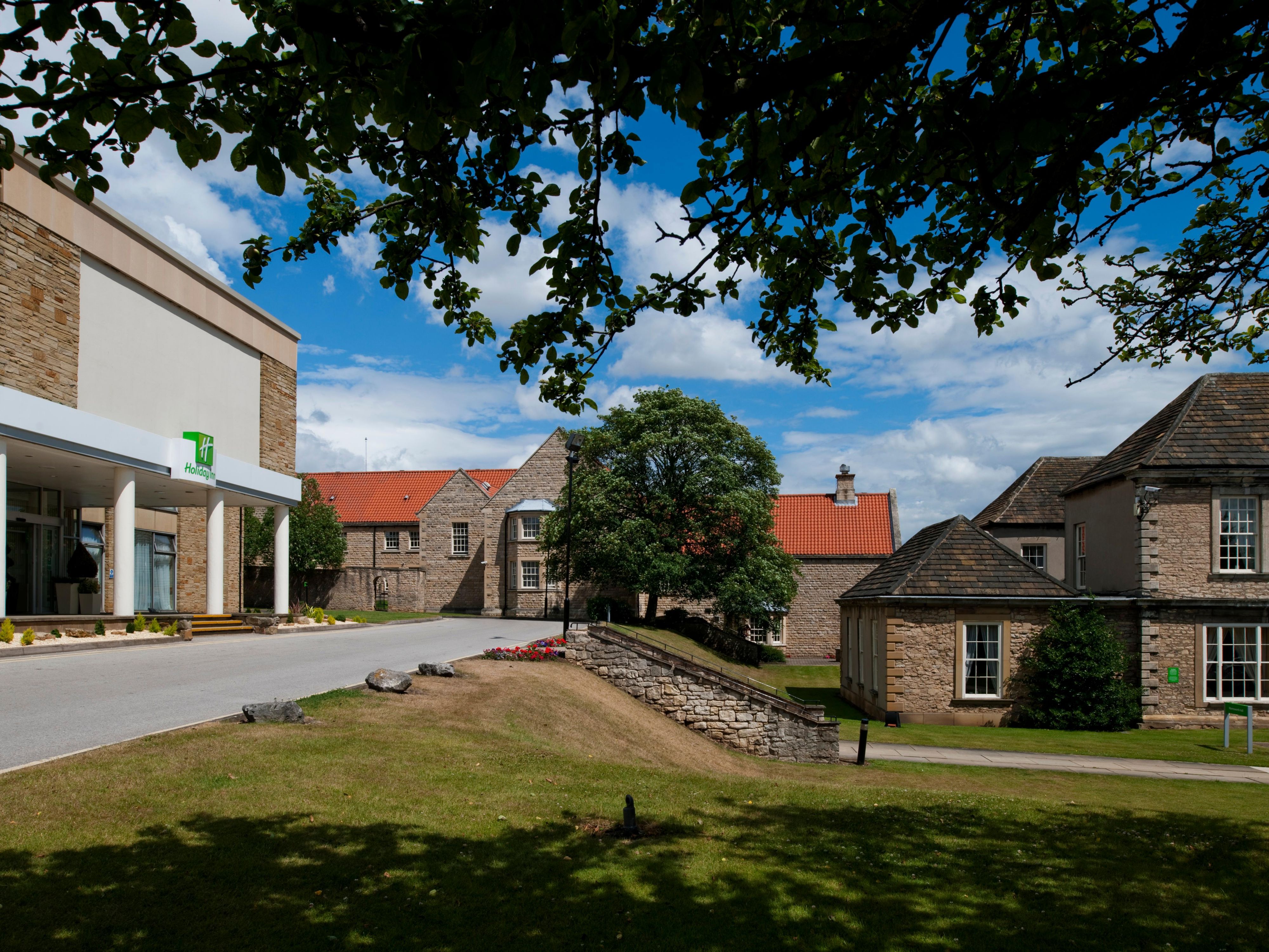 Located just 100 yards off the A1, we are ideally located for motorway networks and only a 10-minute drive to Doncaster city centre and train station. When you arrive at the hotel, we have extensive free parking to finish your journey stress free.