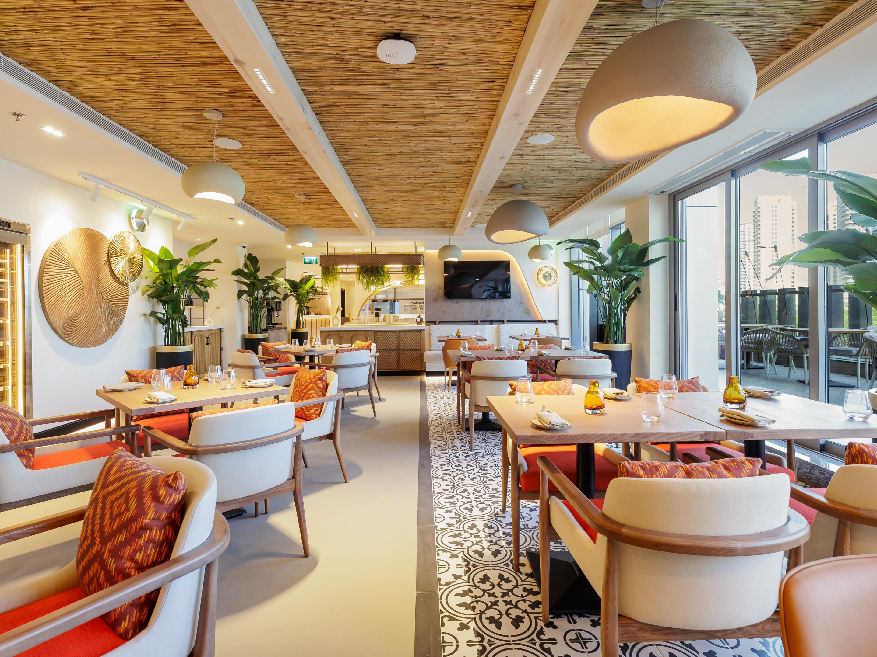 Рестораны рядом с отелем Holiday Inn Dubai Village Circle