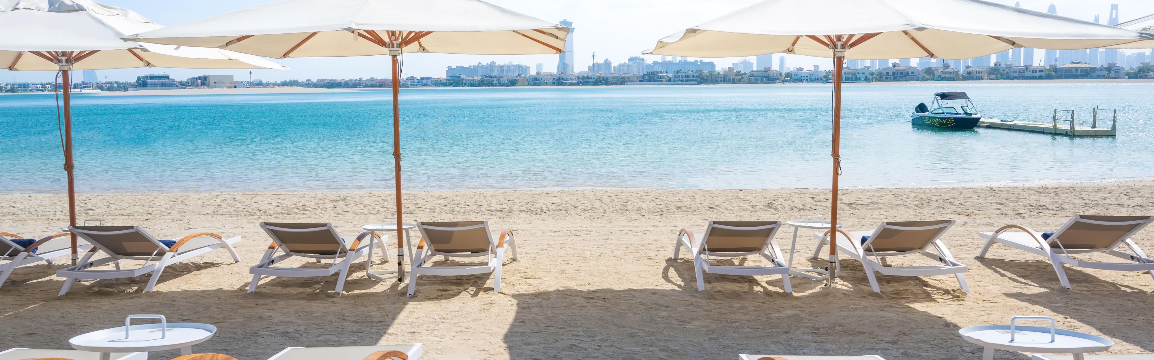 IHG One Rewards Access إلى فئة كلوب سولونا بيتش مشمول في فندق هوليداي إن دبي جي في سي