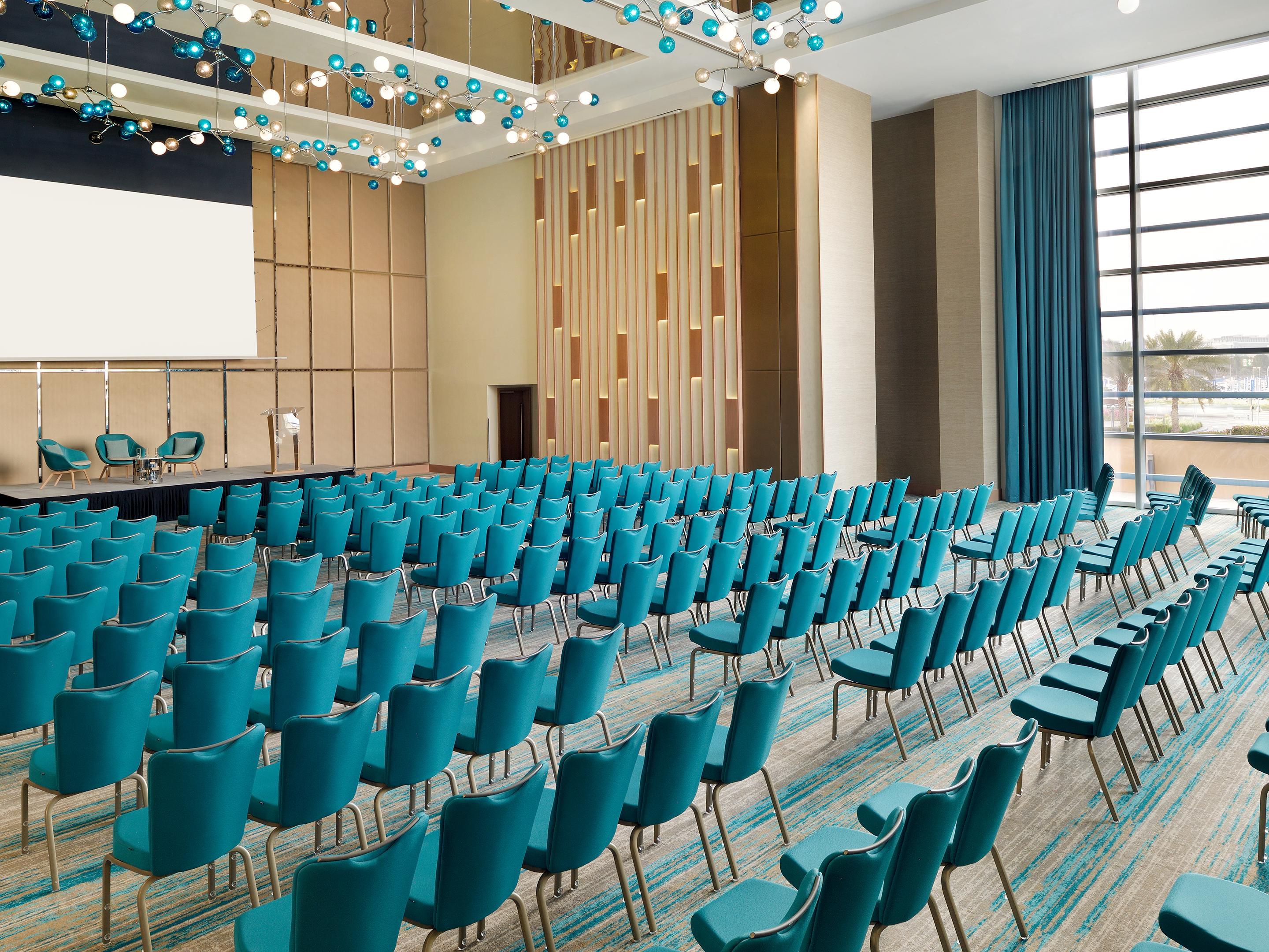 Holiday Inn Dubai Festival City provides spacious banquets and conference centre for your meetings and special events. Offering comprehensive audio-visual facilities with the latest technology and world-class state-of-the-art equipment.