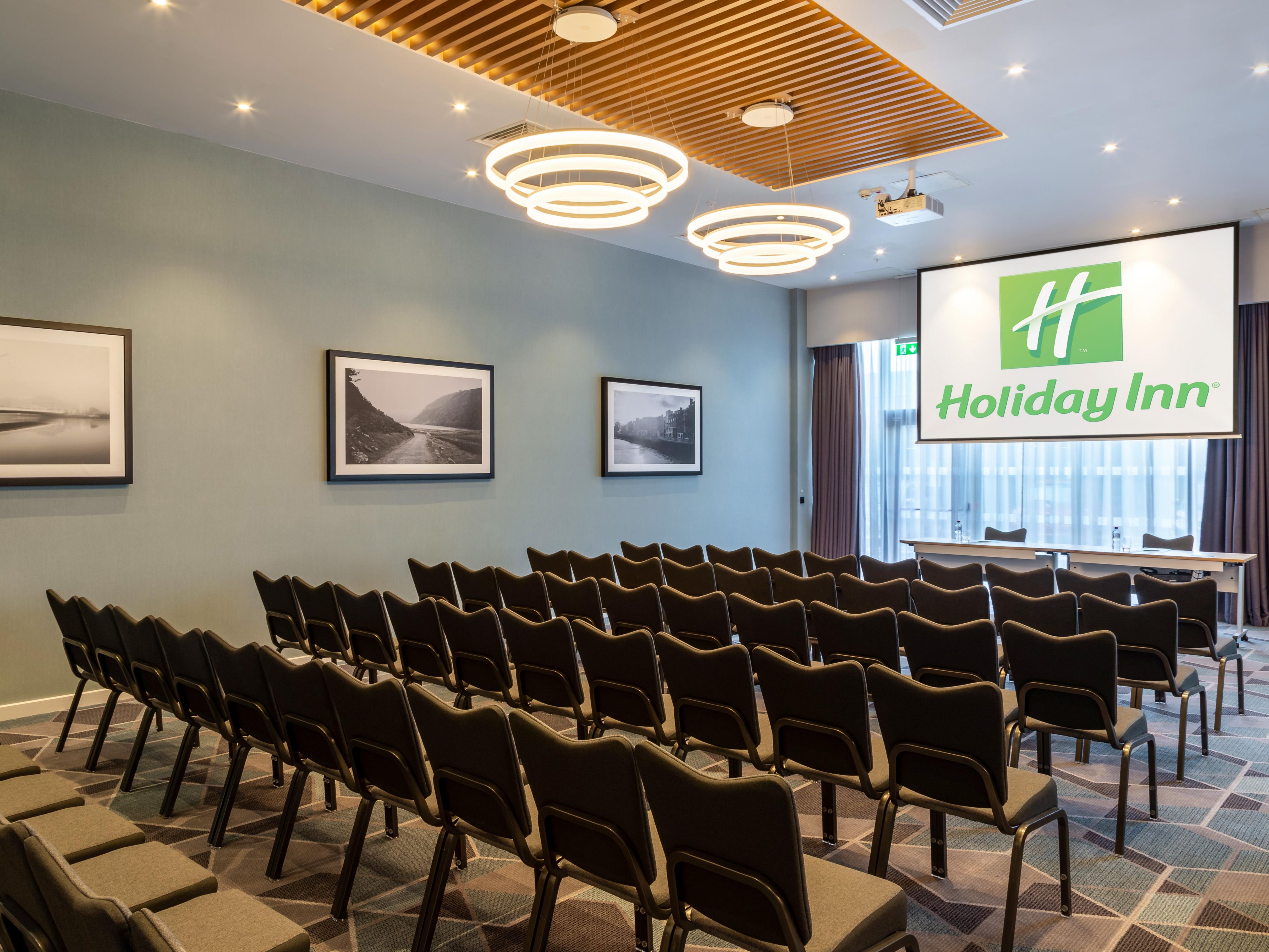 The meeting rooms may accommodate up to 120 delegates with all the latest technology including state-of-the-art AV equipment and electronic touch control equipment. With natural daylight, air conditioning and black out blinds, there is also a secure entrance accessible via the hotel lobby, with a private reception area.