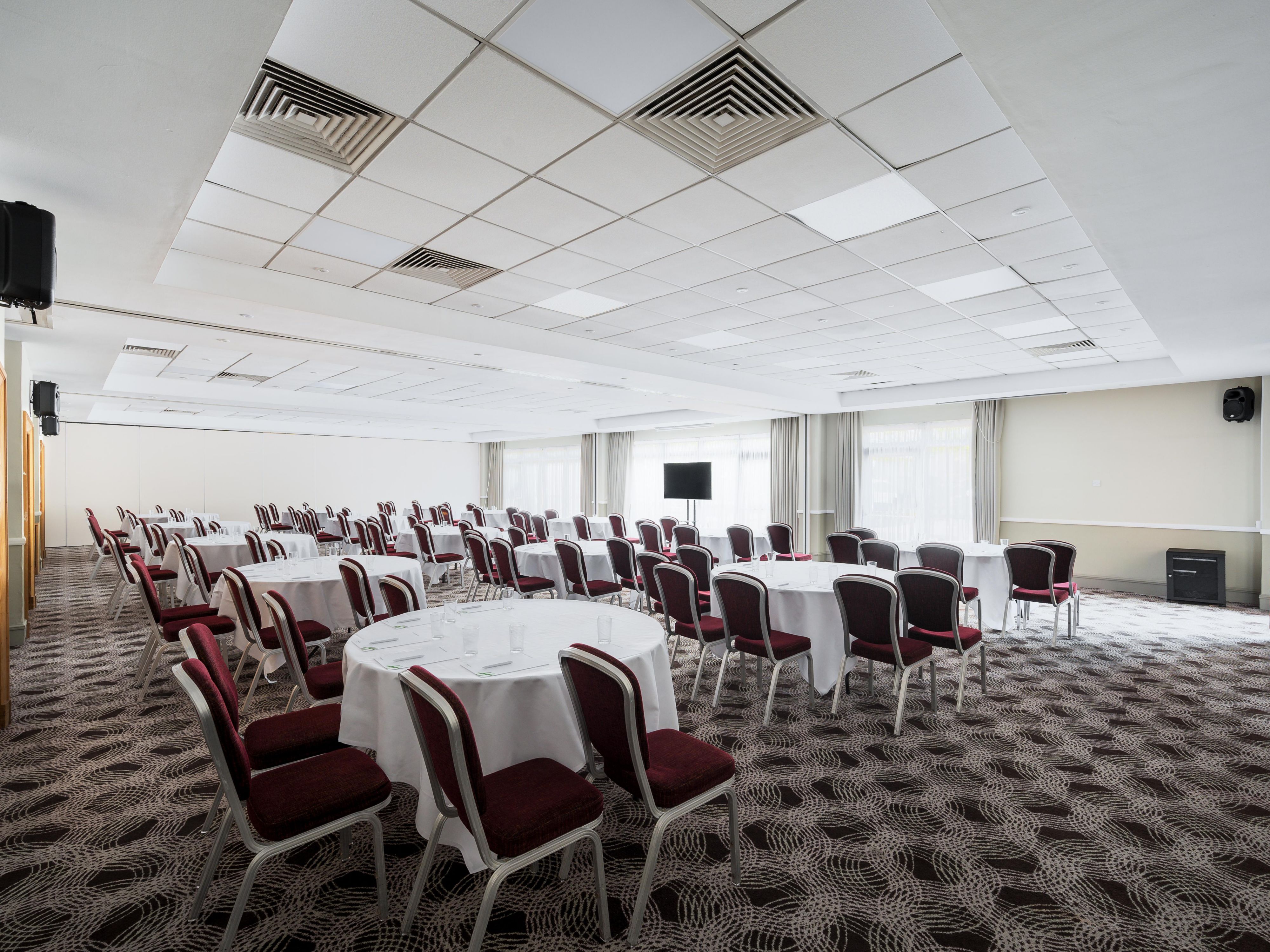We have a range of meeting rooms available to suit any corporate requirement. So, if you're looking for a productive meeting space in East Kilbride for interviews, larger presentations or conferences, our hotel meeting facilities have it all. 