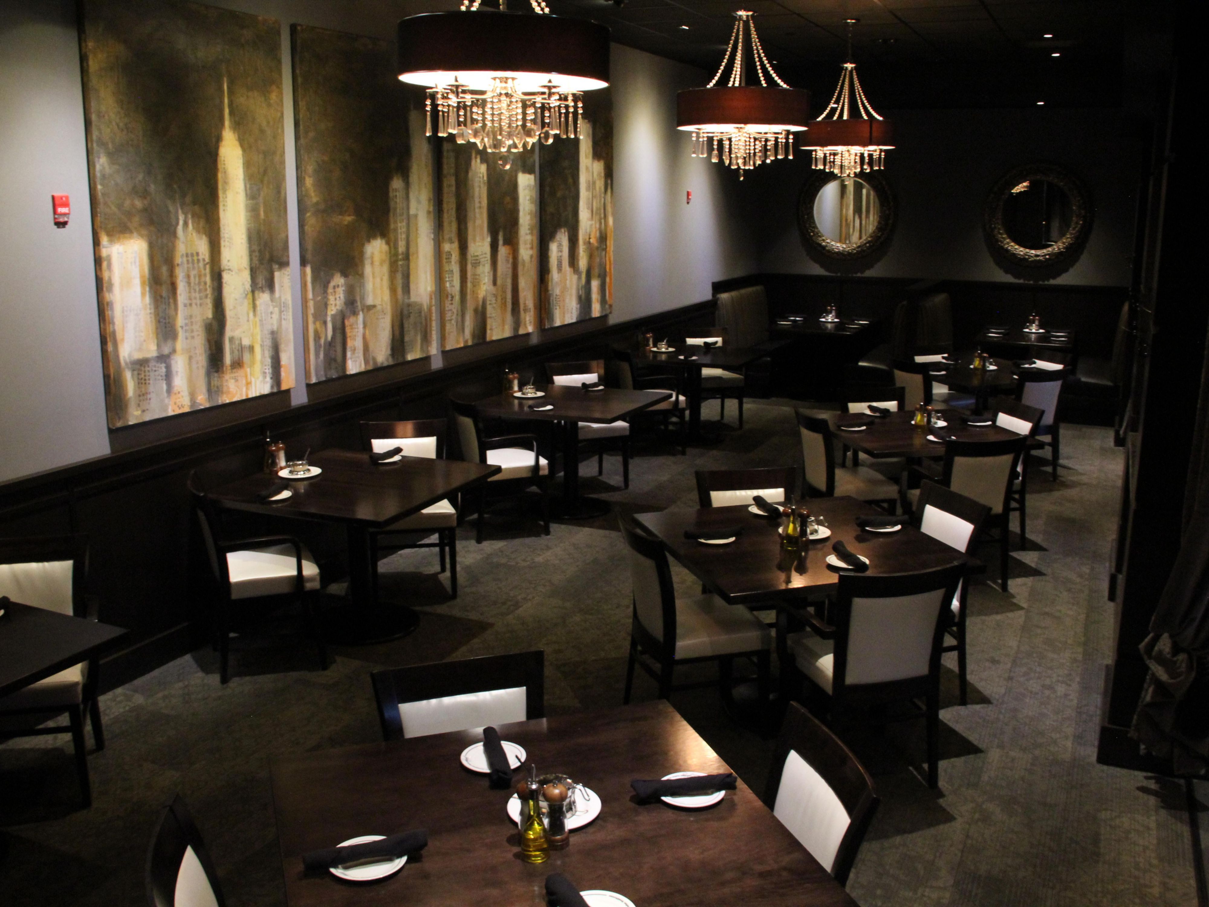 Johnny's Italian Steakhouse dining