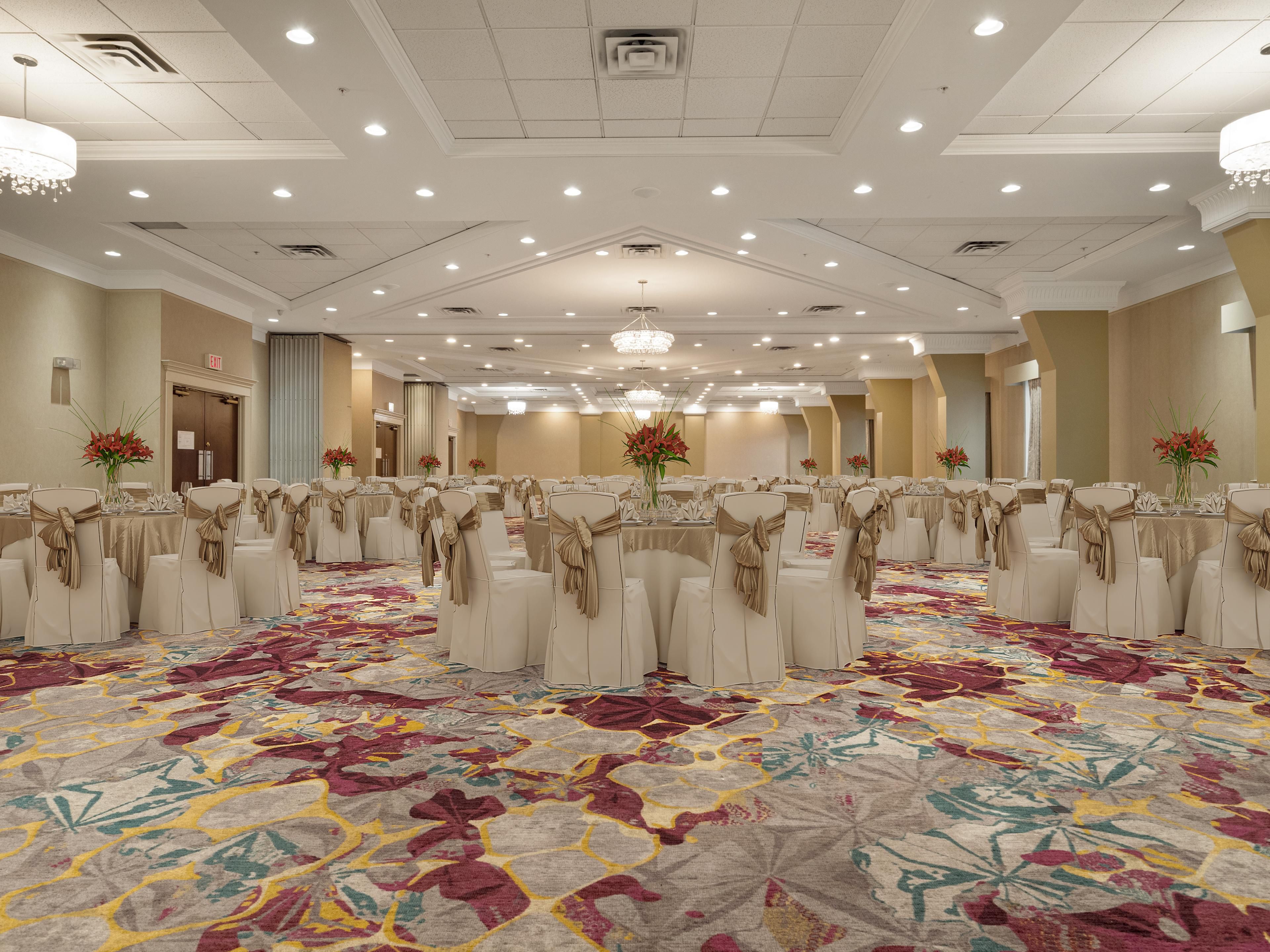 Host successful meetings and events in 6,000 sq. ft. of flexible space featuring natural light and modern design. Paired with exceptional catering from Monsoon Bistro & Bar, our venues are ideal for conferences, banquets, weddings and gatherings that inspire connection and success.