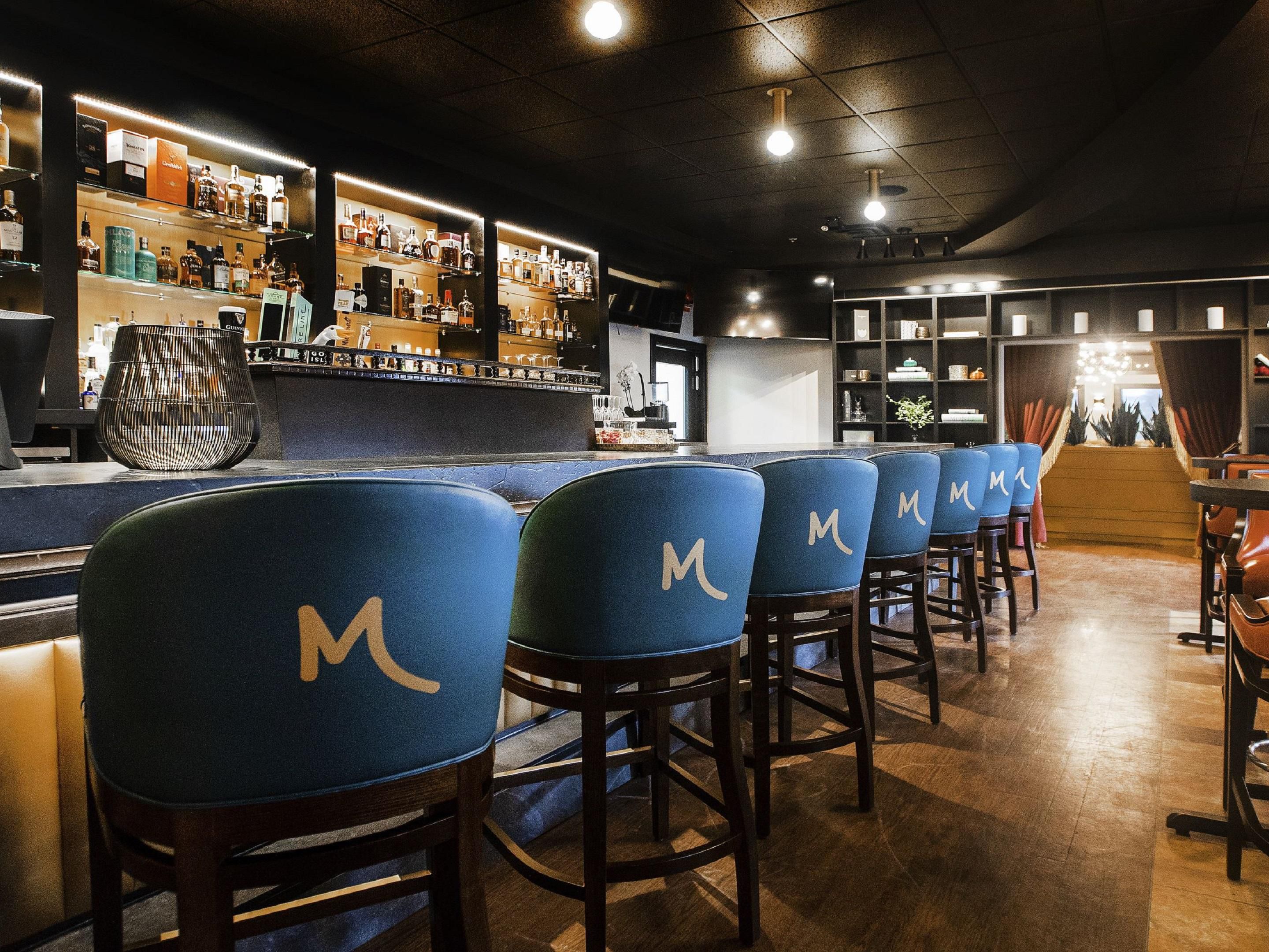 Enhance your stay with dining at Monsoon Bistro & Bar, one of Edmonton’s premier culinary destinations. Known for its bold, globally inspired flavors and handcrafted cocktails, Monsoon offers a vibrant lounge atmosphere perfect for unwinding after meetings, celebrating with friends, or enjoying a stylish night out—all just steps from your room